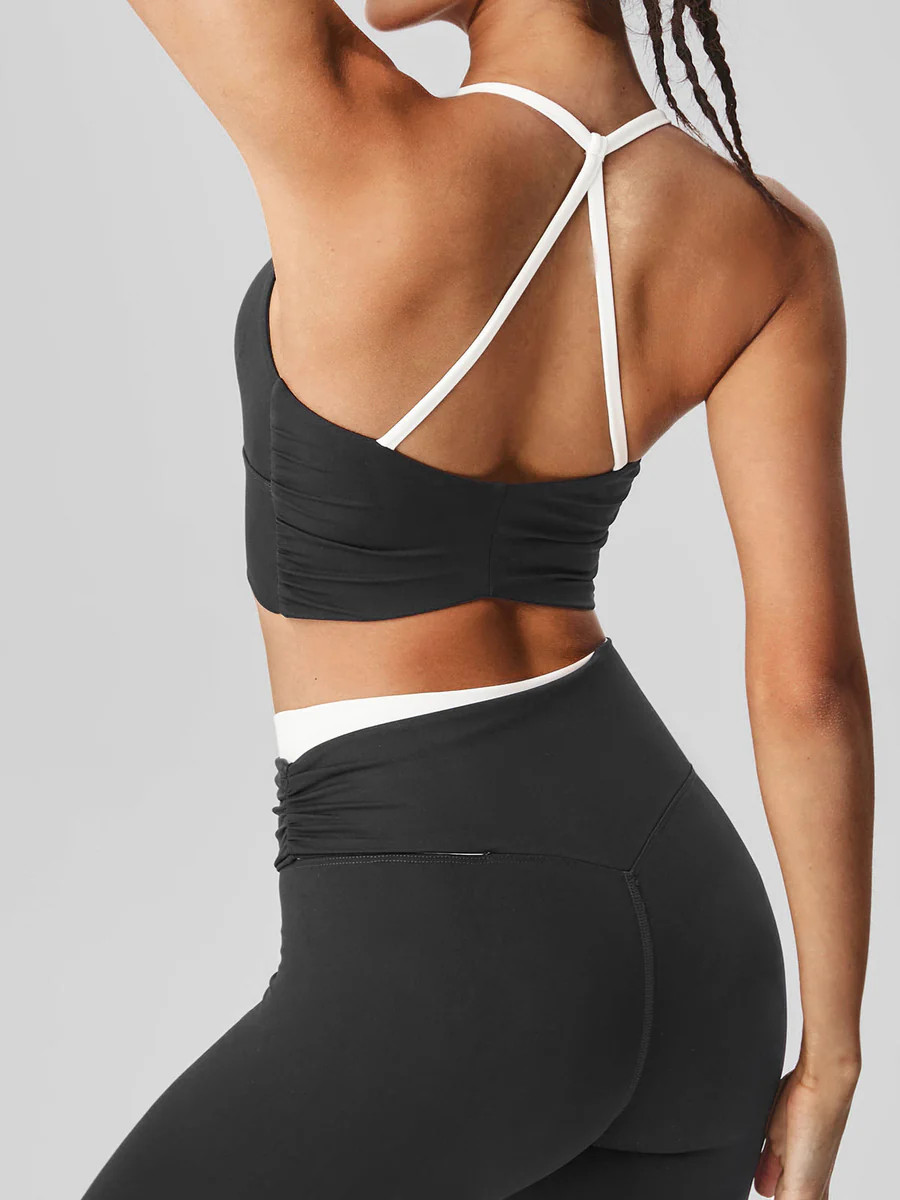 Black Halter Sports Bra - Light Support & Reviews - Black - Sustainable Yoga Tops | BERLOOK | BERLOOK