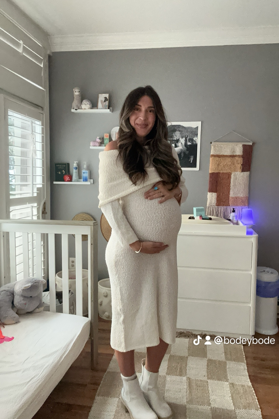 The perfect maternity dress ☁️✨

#LTKBump #LTKSeasonal #LTKHoliday