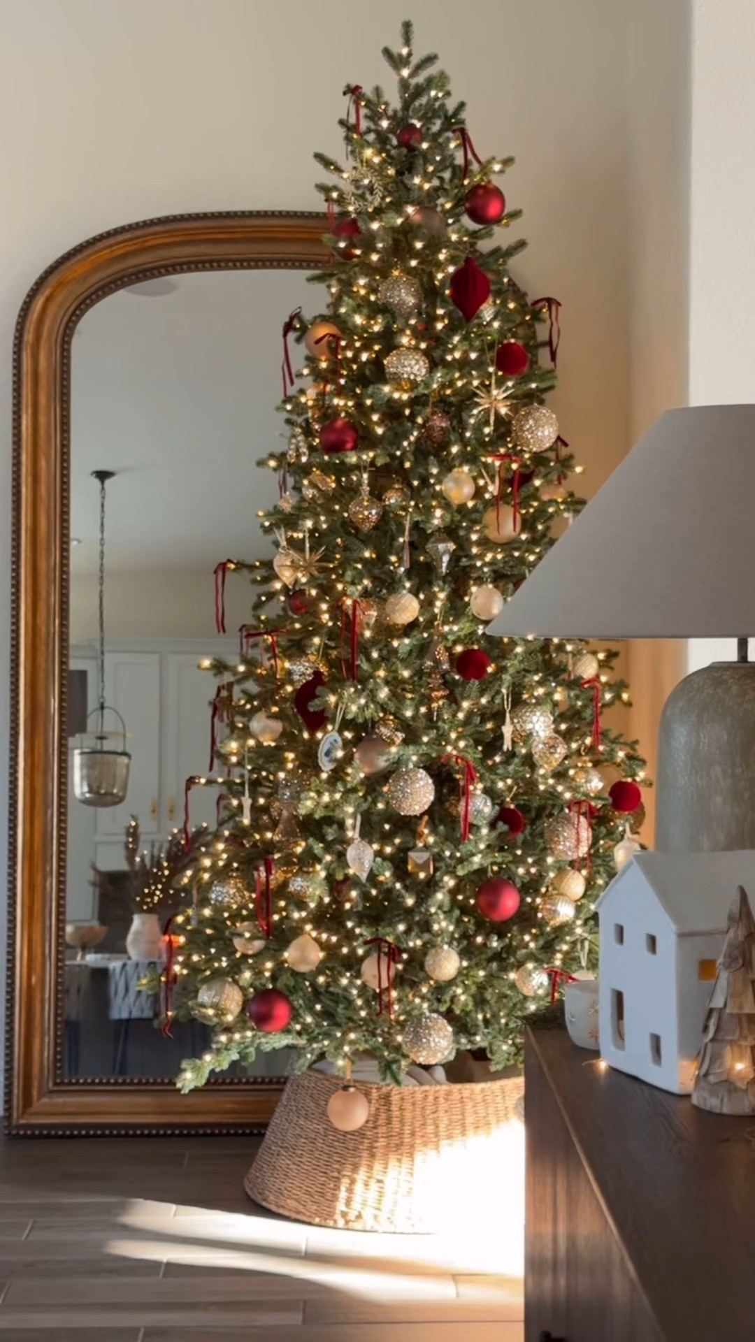 My 2025 Christmas tree! 

#LTKHome #LTKSeasonal #LTKHoliday