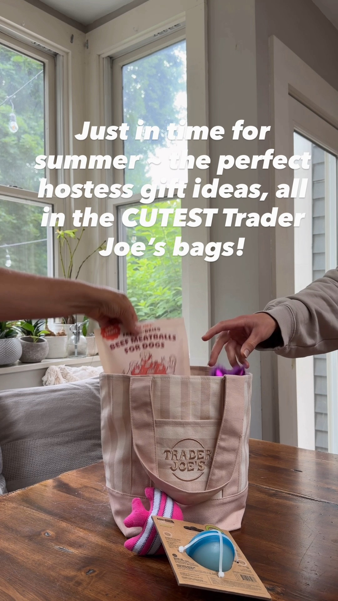 RUN don’t walk!  Completely obsessed with these Trader Joe’s striped bags. Where are you going this summer?   These are perfect to pack up a few treats for your host or hostess!  What would you bring? Respond with any emoji ☀️🇺🇸🌊to have links sent to you! 

Just a few ideas: 
For a family: pocket travel games, a sweet treat and family friendly drink

For the couple: a wine cooler, bottle of their favorite wine, a sweet treat & a gift card to a favorite restaurant

For a new homeowner: A reed diffuser, plant or flowers (real or faux) & a sweet treat for the candy bowl.

For the dog owner: a few new toys & some treats

For a weekend: a meal to cook & share is always fun! 

@traderjoes #hostgiftideas #hostessgift #summervibes☀️ #vacation #giftbag 
lunch bag, gift bag, host gift ideas @totalwine

#LTKmomlife #LTKSeasonal #LTKHome