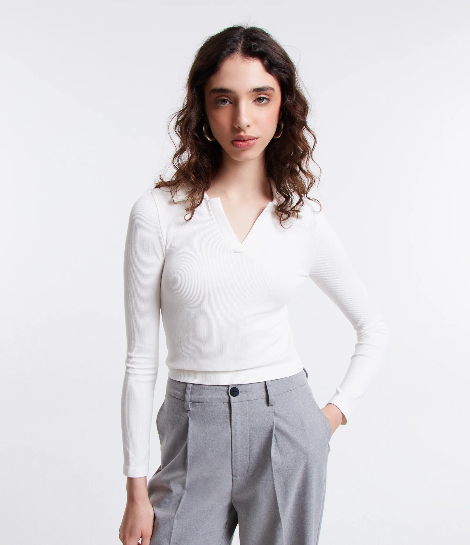 Blusa Seamless em Poliamida e Golinha Polo Preto - Lojas Renner | Renner (BR)