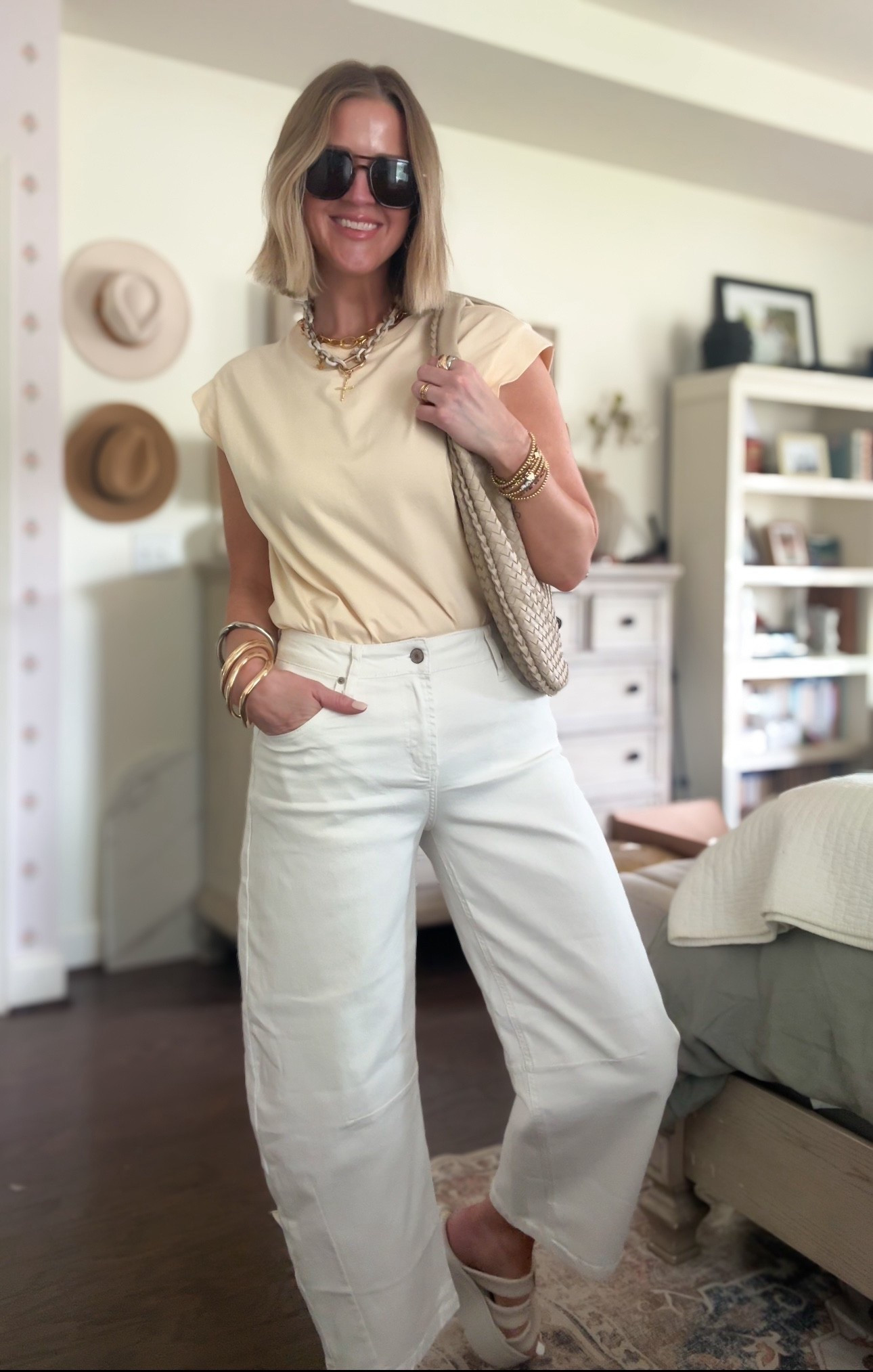 Spring outfit

The quality of this top is so good! These white barrel jeans are so flattering and tts. Such a classic outfit and perfect pieces to add to your capsule wardrobe that you’ll reach for again and again! 

#LTKSeasonal #LTKU #LTKootd