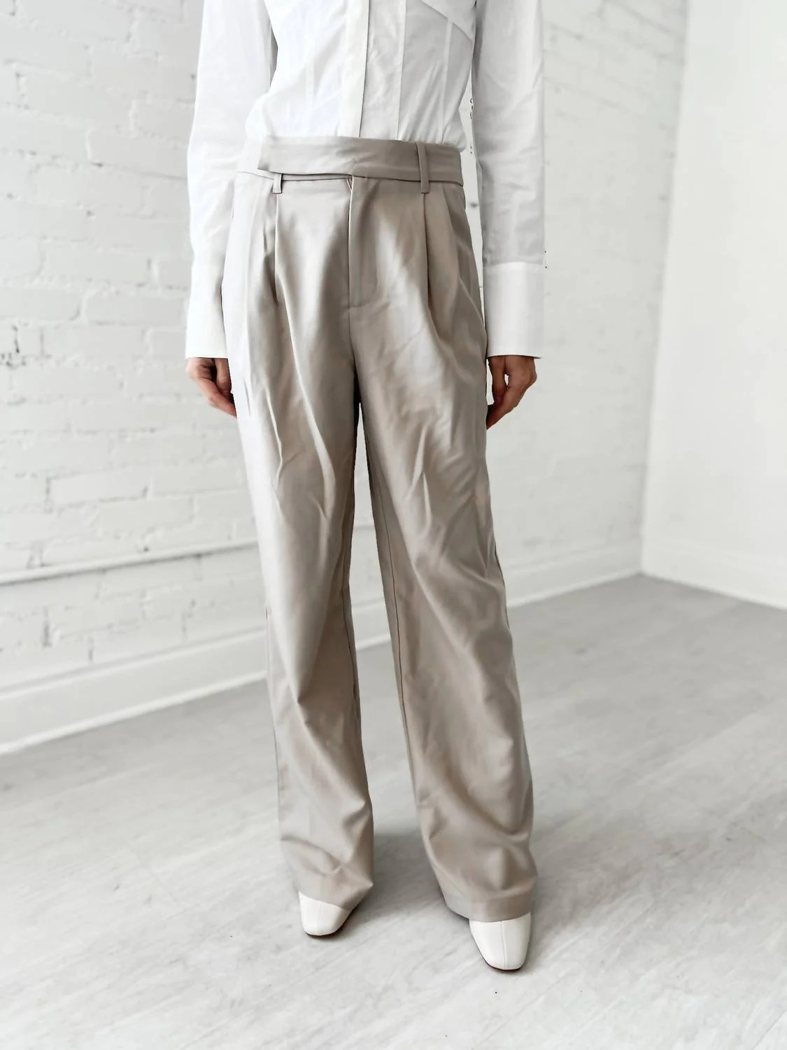 Kara Trouser In Taupe | Shop Simon