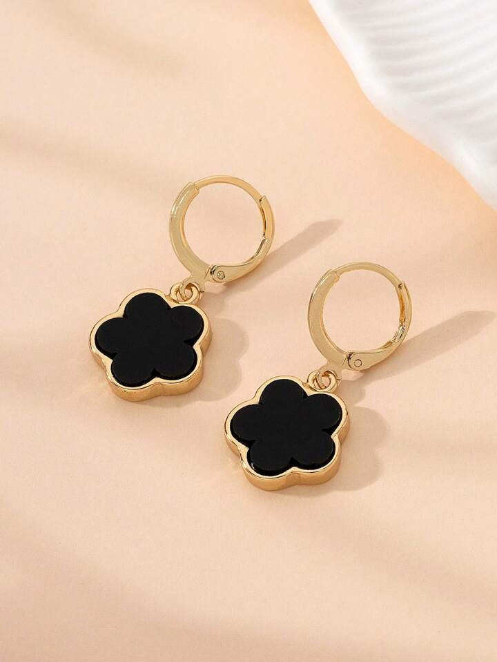 1 Pair Metal Fashion Four-Leaf Clover Pendant Earrings | SHEIN
