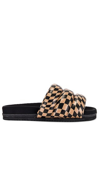 R0AM The Puffy Sandal in Black. - size 36 (also in 40) | Revolve Clothing (Global)
