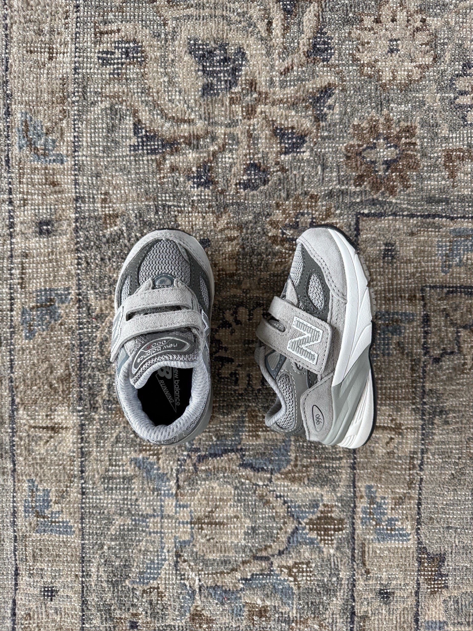Comfiest shoes for kiddos!

New balance, new balance shoes, kids shoes, baby shoes, baby fashion, easy shoes for kids, Grace white

#LTKootd #LTKKids #LTKBaby