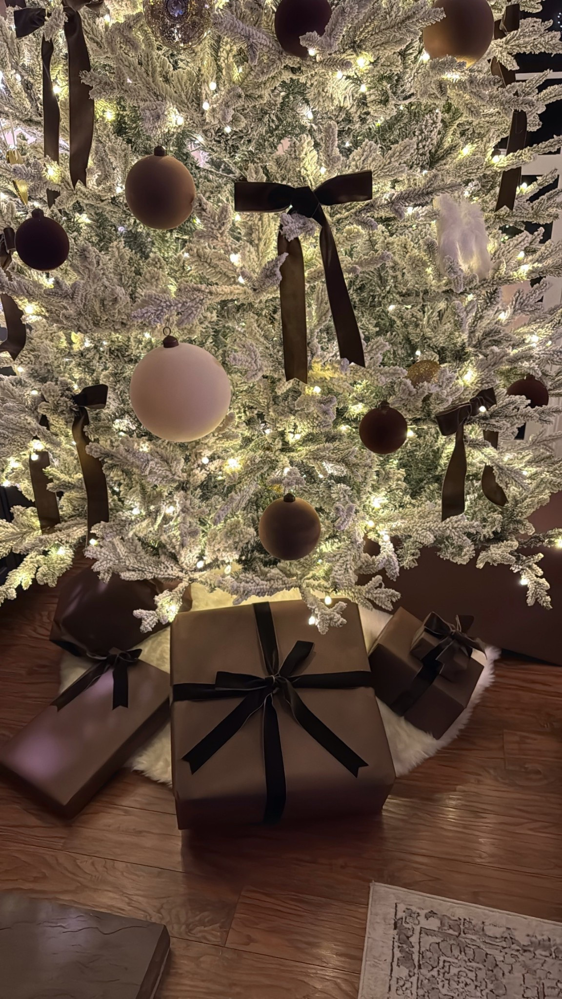 Neutral Christmas aesthetic 🤎 Brown wrapping paper. 

#LTKSeasonal #LTKFamily #LTKHome