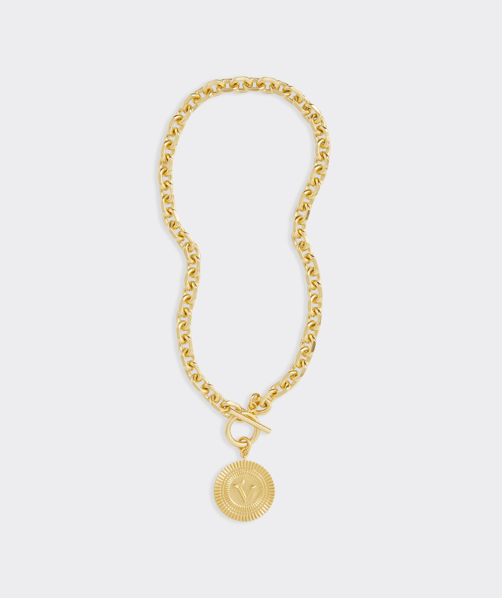 Heritage V Charm Necklace | vineyard vines