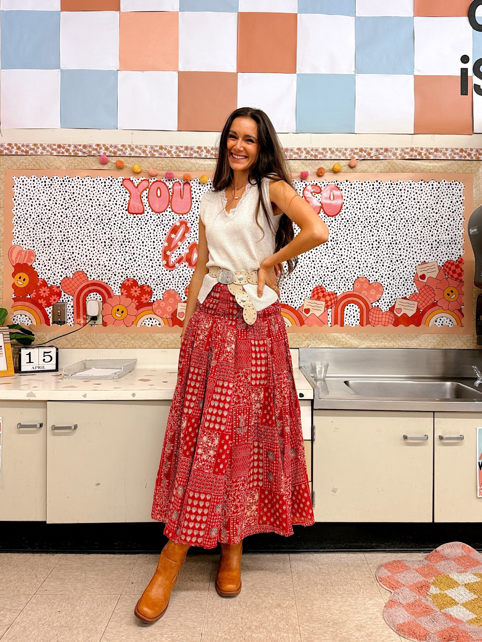 Teacher ootd!
Top- small
Skirt- XS
Belt- XS
boots- true to size (7)