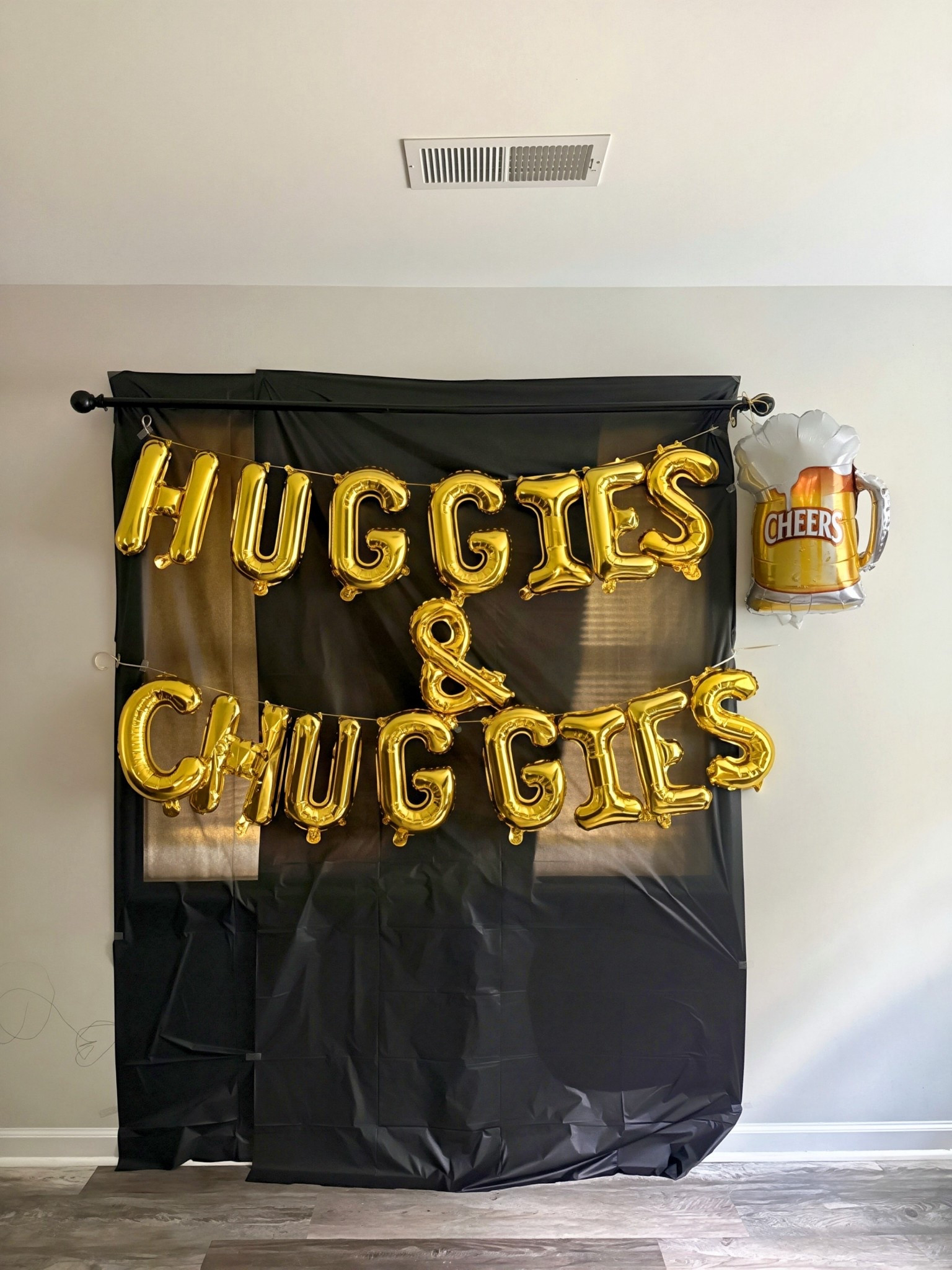 🍺🍺🍺🍺🍺 #boybabyshower #huggiesandchuggies #diaperparty #diaper #babyshowerideas