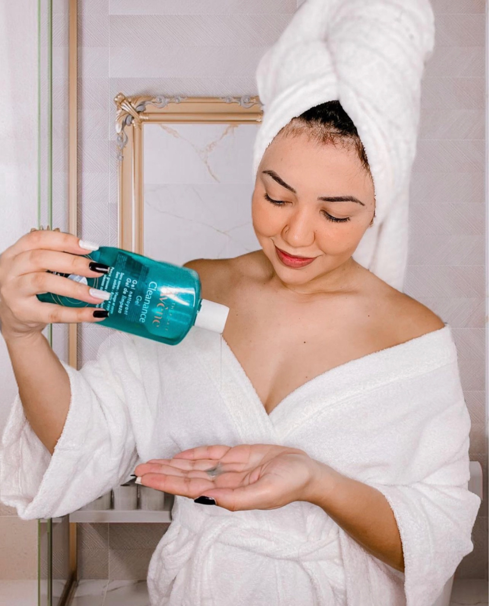 Já ouviu falar em um gel de limpeza profunda que limpa sem ressecar ? É o Cleanance Gel da #Avène 🩵 Além disso, ele elimina a oleosidade da pele, diminui os cravos e reduz as bactérias causadas pela acne! Super recomendo✔️

#LTKbeauty #LTKbrasil #LTKSeasonal