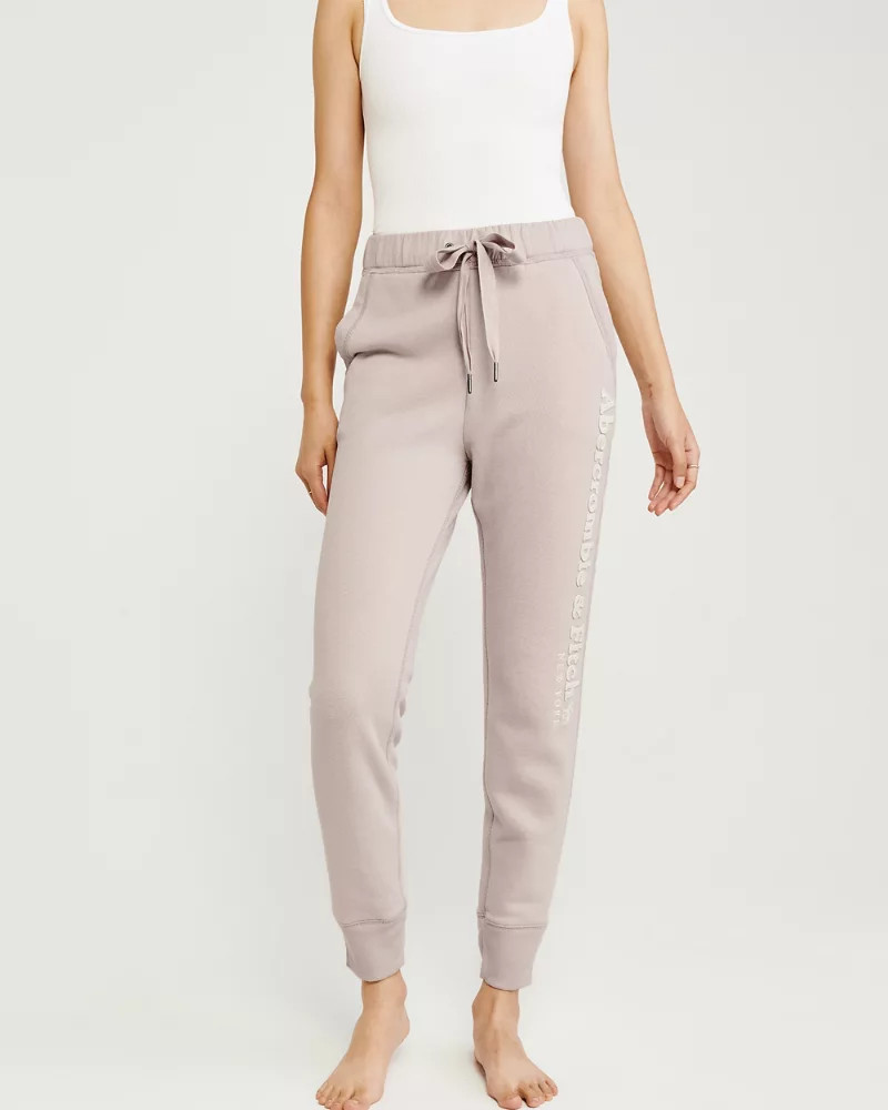 Logo Joggers | Abercrombie & Fitch US & UK