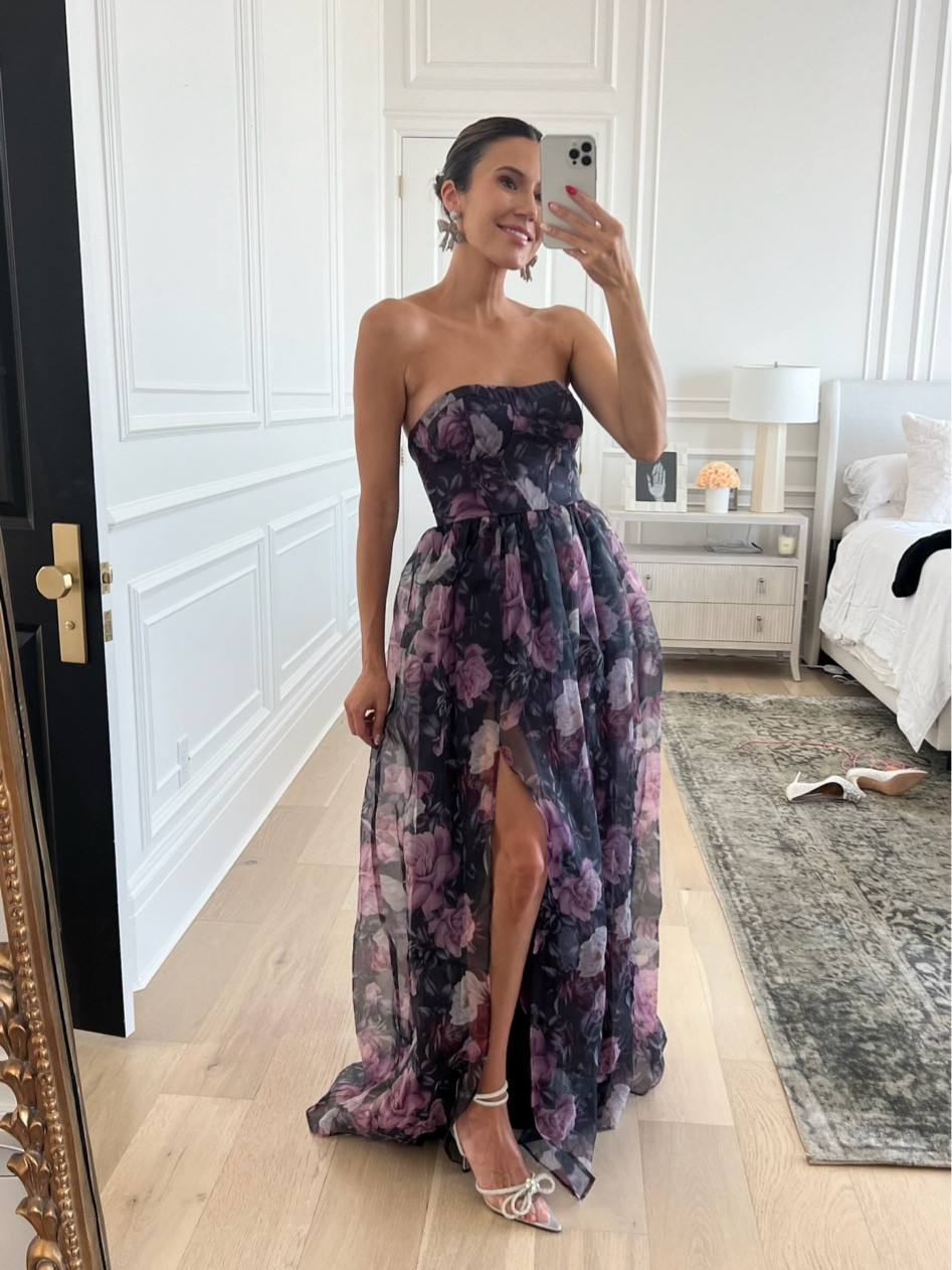 Obsessed with this long floral dress 🖤 it’s perfect for holiday parties and winter weddings.  I’m wearing size small 🫶🏼
Use code: CHRISTINE20 for 20% off your first order

Wedding guest dress; winter wedding guest dress; floral dress; long floral dress; purple dress; lulus; party dress; holiday party dress; Christmas party dress; New Year’s Eve party dress; new Year’s dress; Christine Andrew 

#LTKparties #LTKHoliday #LTKSeasonal