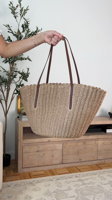 Summer it bag! Best selling j. Crew tote bag perfect for the beach or park. Leather strap great medium large size 


Bag | tote | tote bag | straw bag | j. Crew | summer bag | 

#LTKStyleTip #LTKSeasonal #LTKItBag
