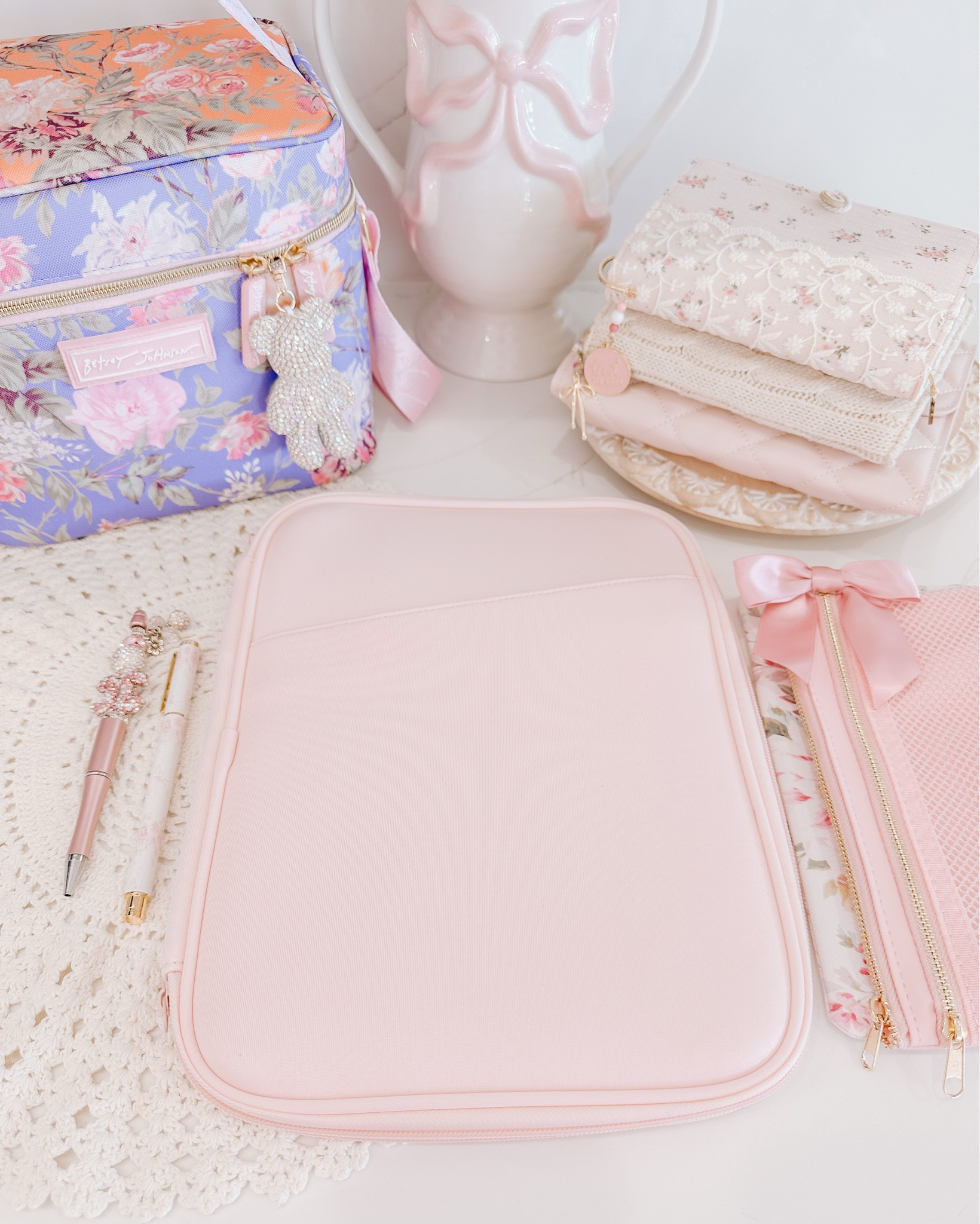 Pouch
Tablet Pouch
Planner
Lunch Bag
Bag
Summer
Travel

#LTKGiftGuide #LTKTravel #LTKSwim