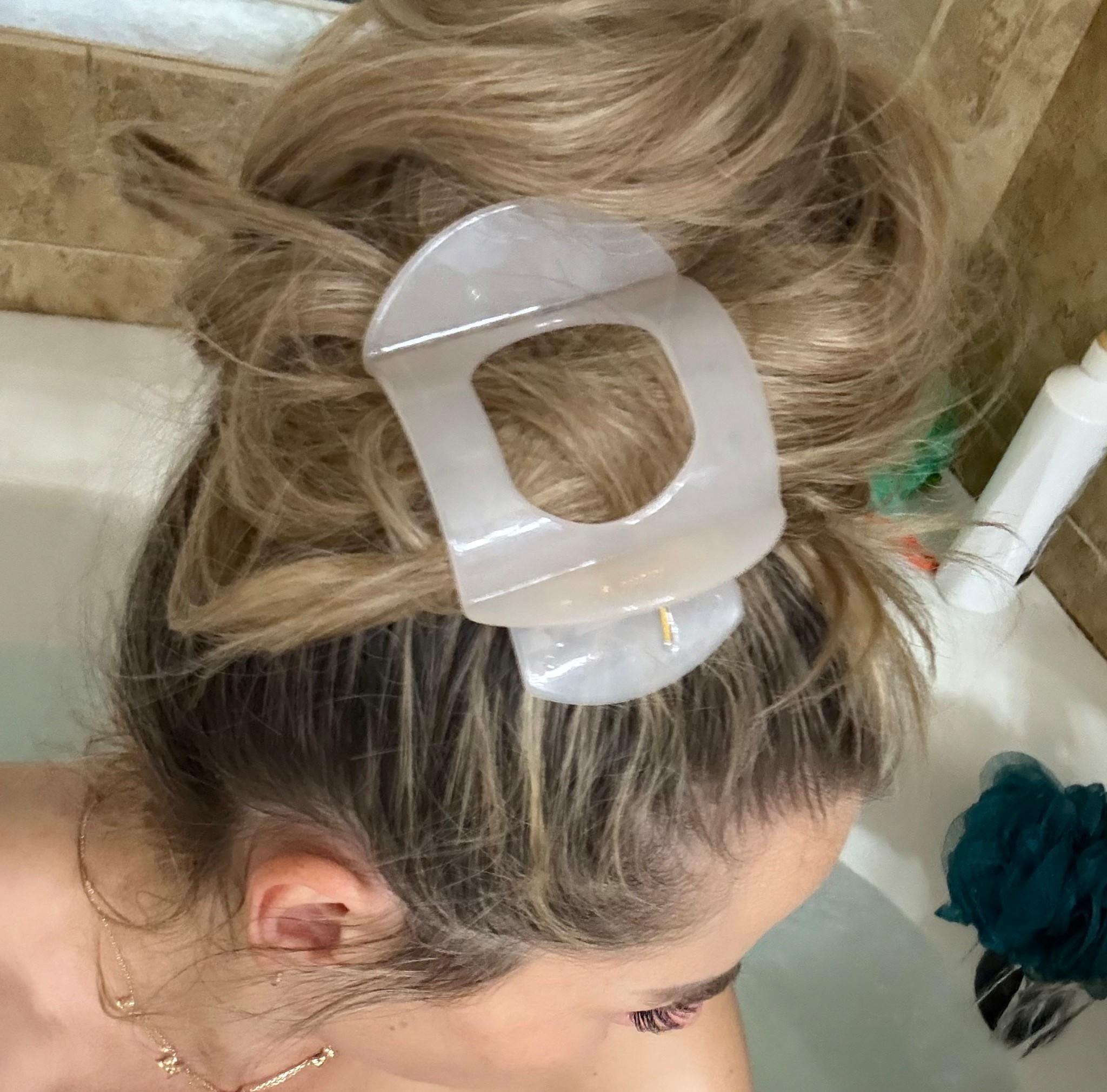 Loooove these flat hair claws

#LTKBeauty #LTKmomlife