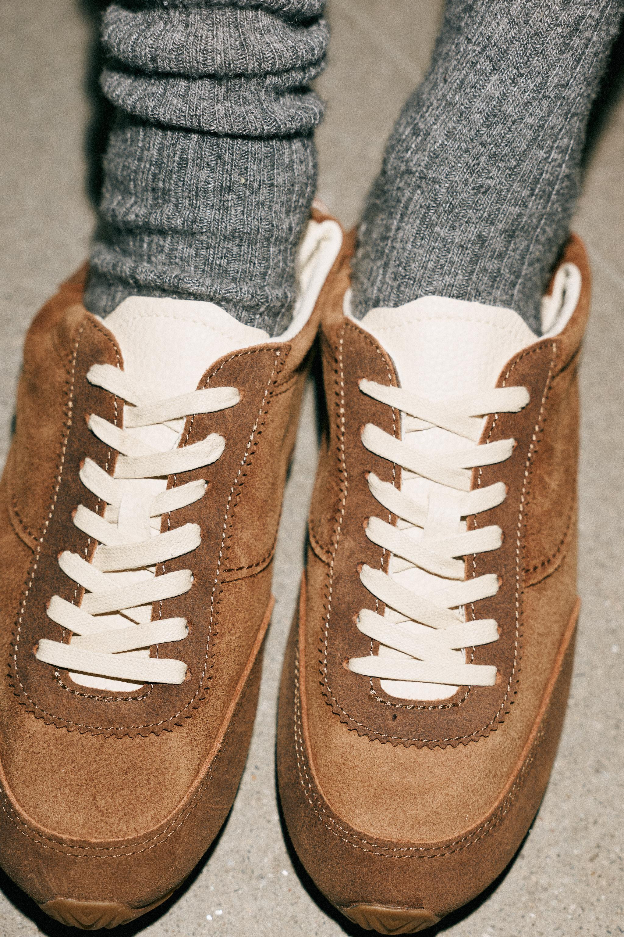 CONTRAST LEATHER SNEAKERS | Zara Canada
