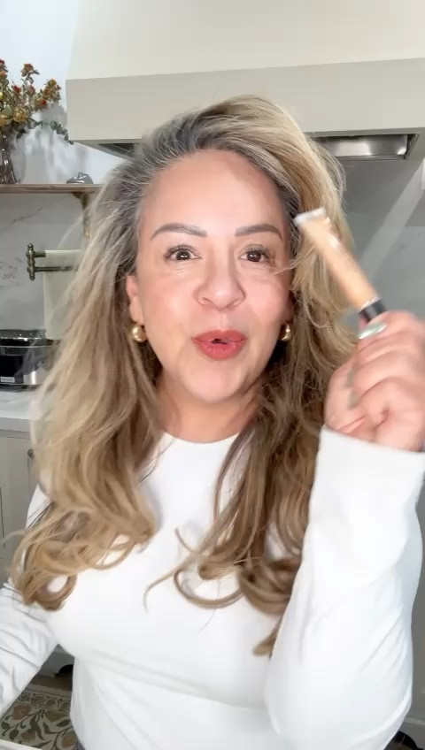 Finally found my holy grail for winter lips! gloss keeps them hydrated and adds a touch of color, even on these dry days. Obsessed! Anyone else have a favorite winter lip product? Let me know in the comments. #winterlips #hydratedlips #lipglosslove #makeupfavorites