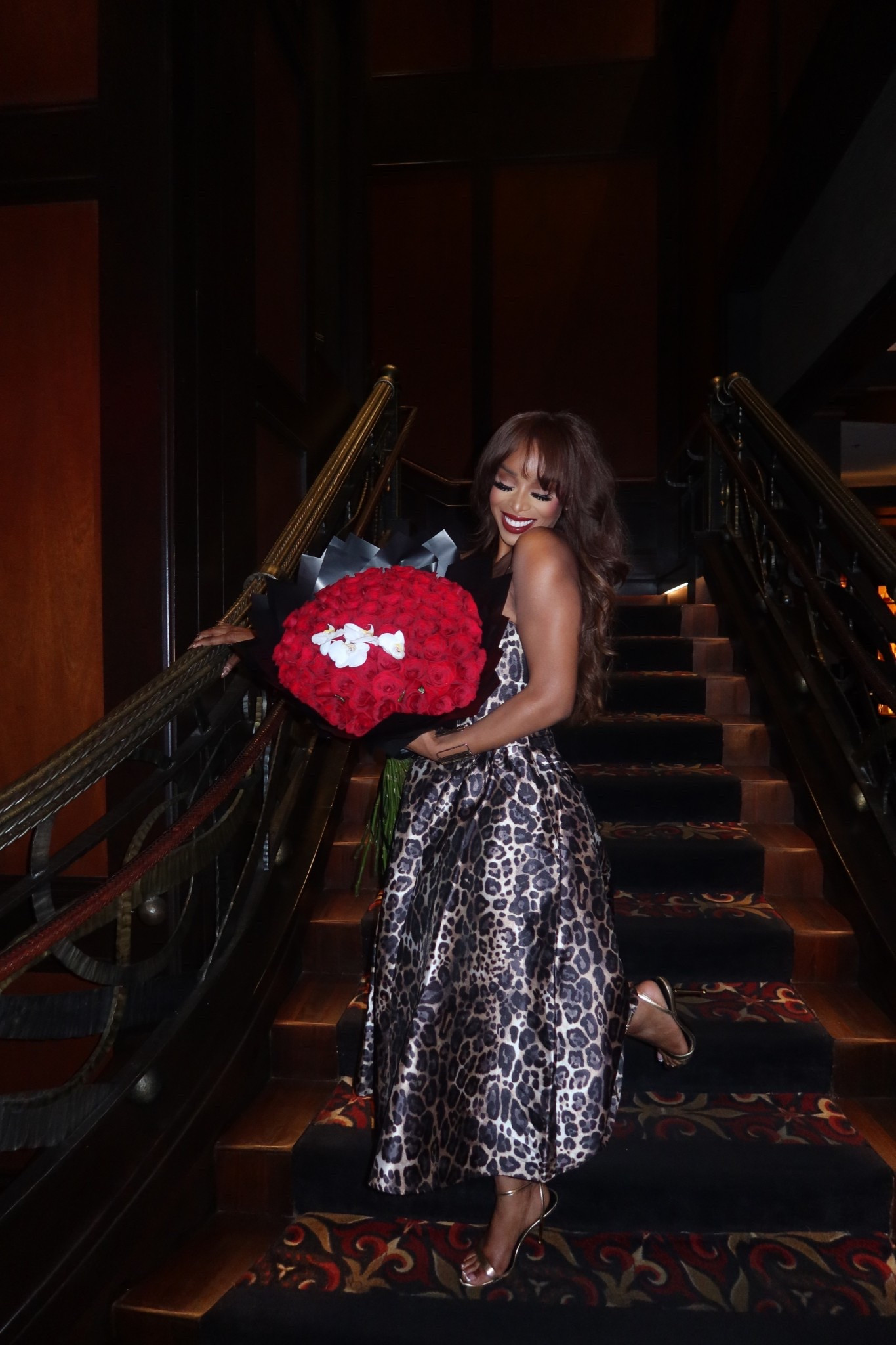 Y’all… this dress I found from Express?! I’m obsessed! 😍
Wore it for our anniversary dinner and felt so feminine, flirty, and classy all at once.✨
I’m wearing a size 6 for reference — trust me, you need this one for your next date night! 💋

#ExpressStyle #AnniversaryVibes #DateNightReady #ExpressYou #dresstoexpress


#LTKStyleTip