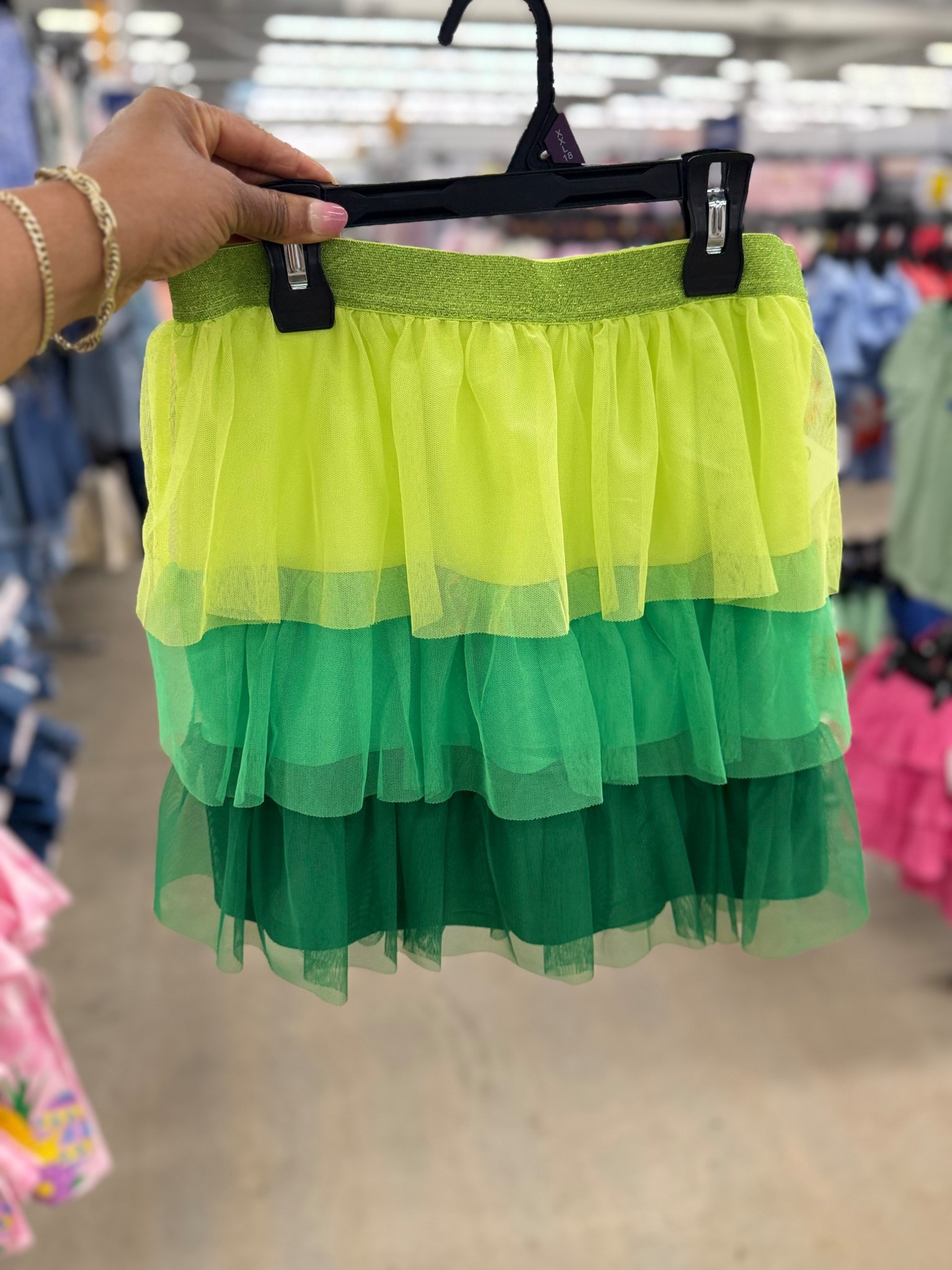 This green tutu skirt is too cute in person 💚 It would be adorable for school, pictures, or just a fun festive outfit.