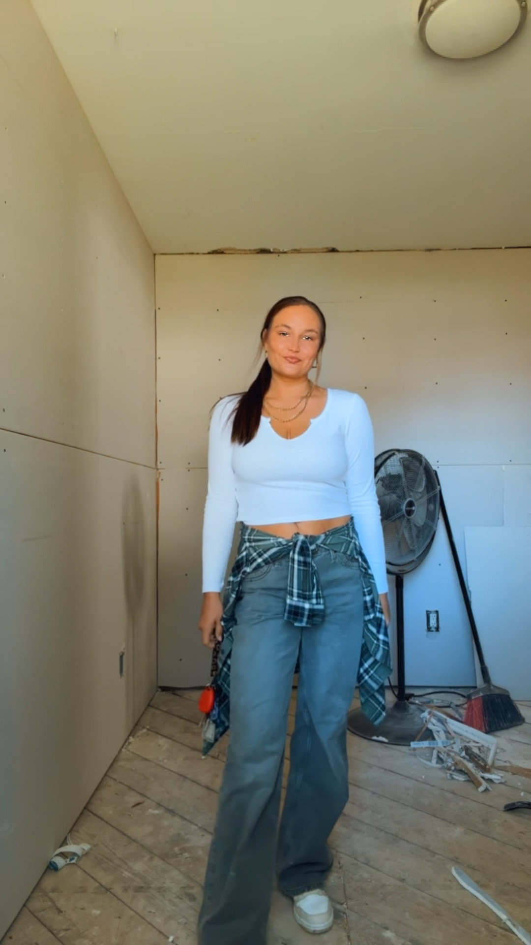 MAMAS

high-waisted jeans have been lying to us
if you have a c-section shelf or “mom pouch” you NEED these jeans 🤠

mom pouch 🤝🏽 low-rise jeans 