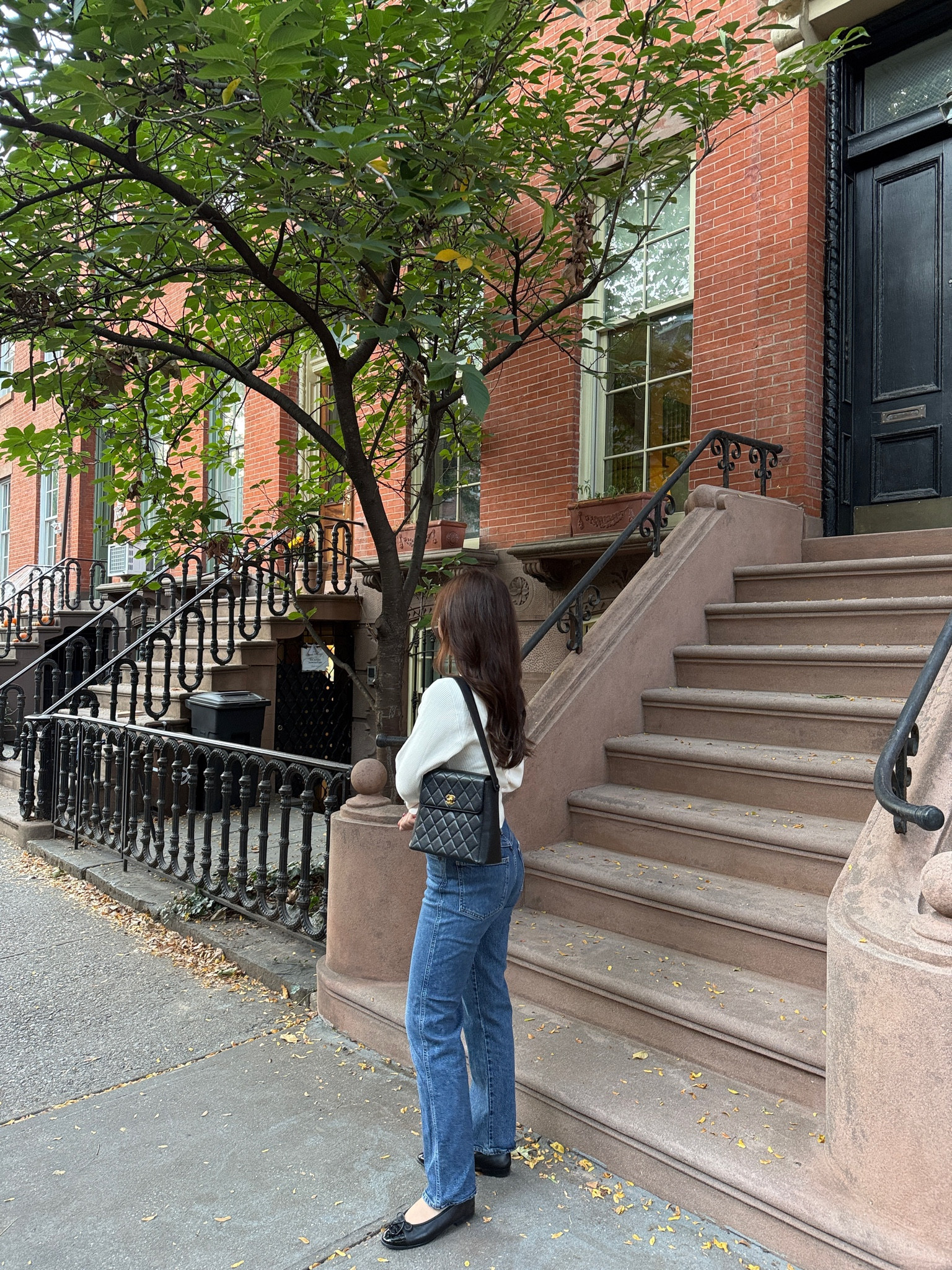 Sundays in brooklyn! Super easy fall outfit that’s cute & comfortable

Fall fashion, fall outfits, cropped jeans, ballet flats

#LTKStyleTip #LTKShoeCrush #LTKItBag