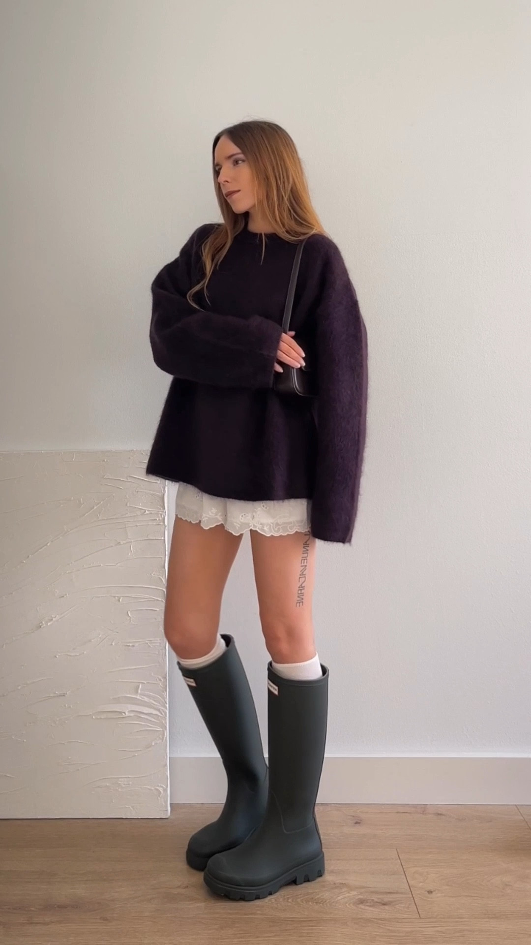Early fall outfit: oversized knit, hunter boots and shorts 🤍

#LTKStyleTip #LTKShoeCrush #LTKSeasonal