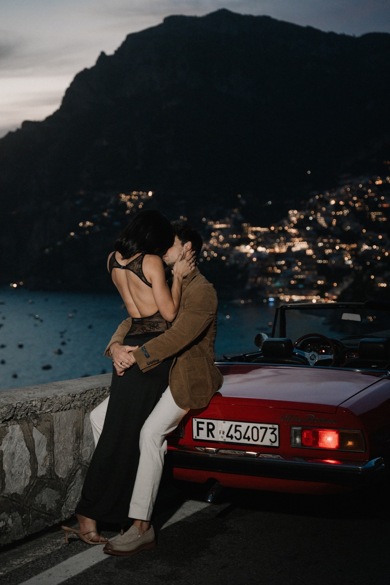 who doesn’t need a backless black dress 😍🖤