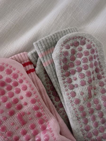 Pilates socks 🧦 💕💜

Cute pink Pilates socks 

#LTKfitness