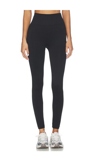 SPANX Seamless Legging in Black. - size XS | Revolve Clothing (Global)