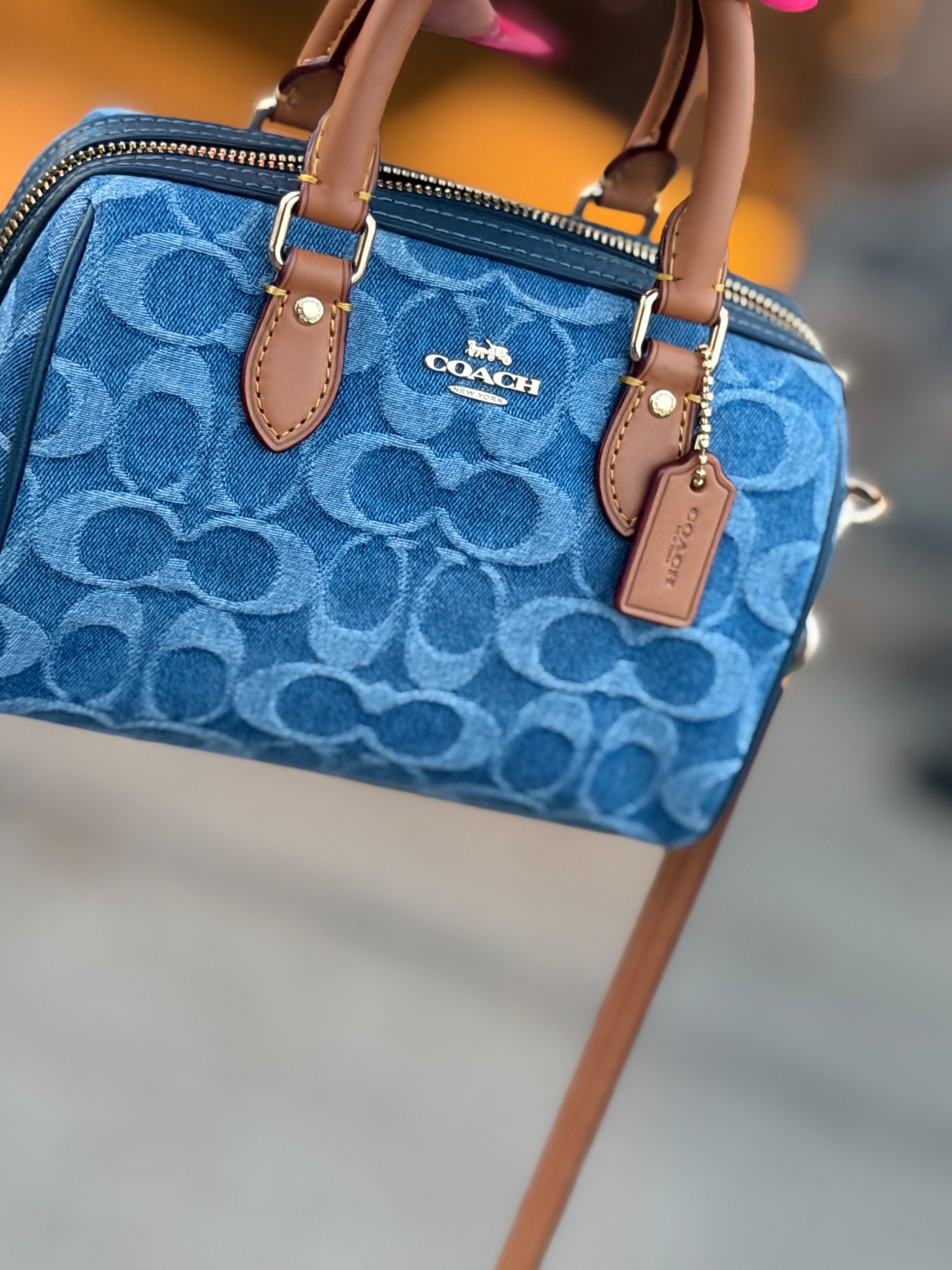 She’s cute, she’s classic, and she goes with EVERYTHING 💙✨
Coach really did what needed to be done with this one.