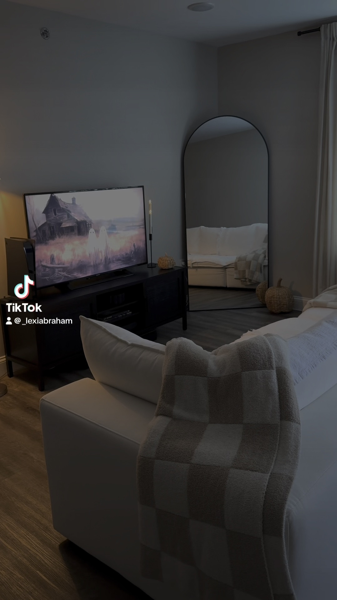 Halloween decor, fall decor, simple fall decor, simple Halloween decor, pottery barn Halloween, pottery barn fall, afloral fall, afloral

#LTKFallSale #LTKHome #LTKSeasonal