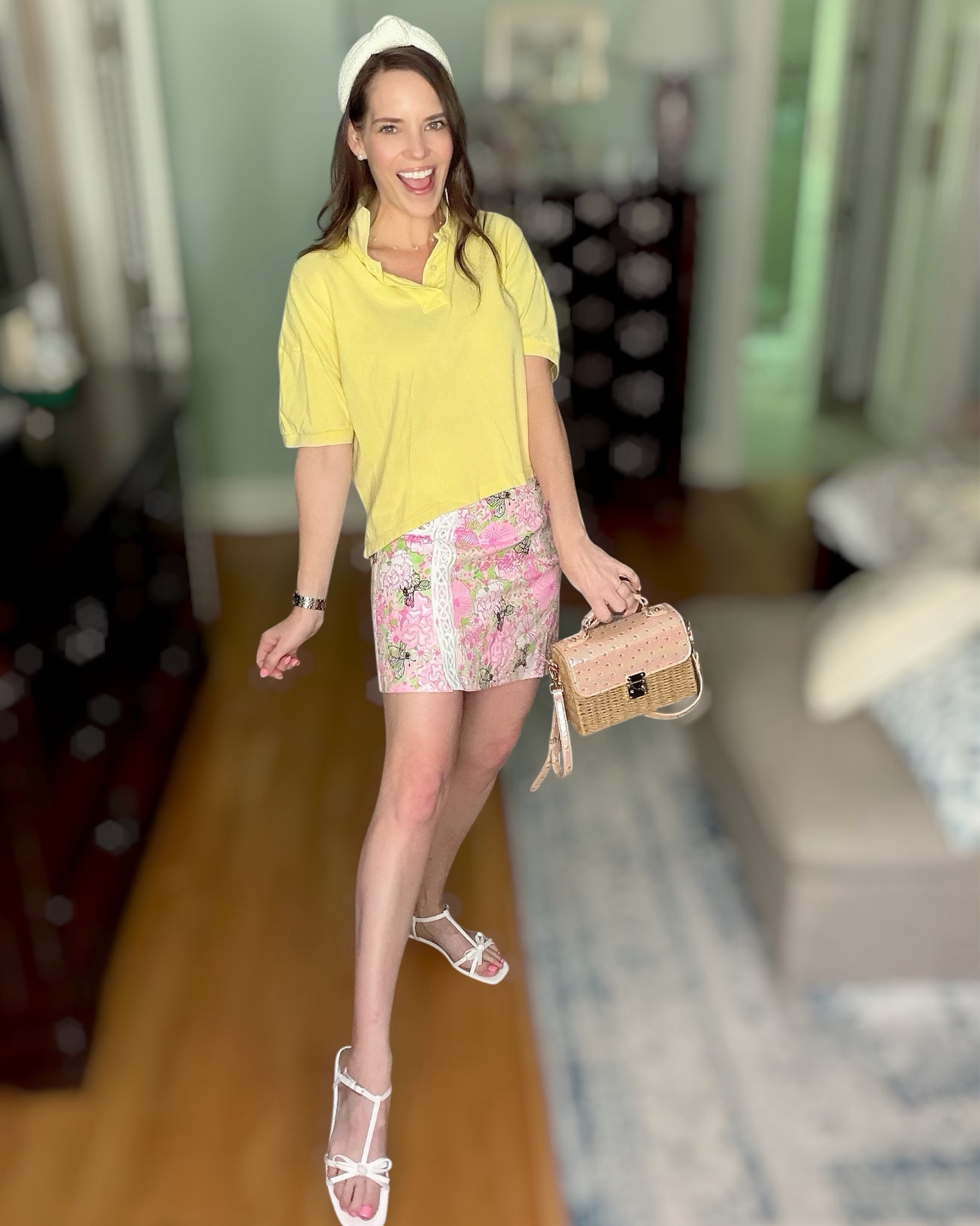Preppy Pink & Yellow Spring Outfit 🌸💛


Such a fun, fresh combo for spring and summer! 💗 Paired this soft yellow boyfriend polo with the cutest pink floral mini skirt for that classic preppy vibe. The white sandals and headband keep it crisp and feminine, and I added a woven straw bag for the perfect coastal touch 🌿✨

Everything is lightweight, easy to wear, and perfect for brunch, shopping, or a casual day out!

Sizing:
• Top: XS (runs slightly oversized)
• Skirt: 0
• Sandals: TTS

pink and green outfit, preppy spring style, Lilly Pulitzer inspired outfit, floral mini skirt outfit, yellow top outfit, coastal style outfit, feminine spring look, classic preppy fashion

#LTKOver40 #LTKootd #LTKPetite