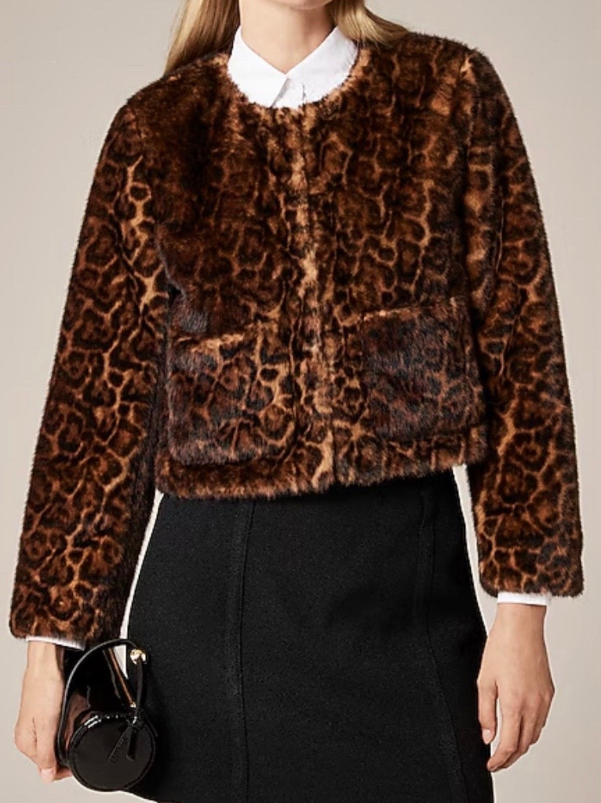 Faux fur jacket 


#LTKSaleAlert #LTKHoliday #LTKGiftGuide