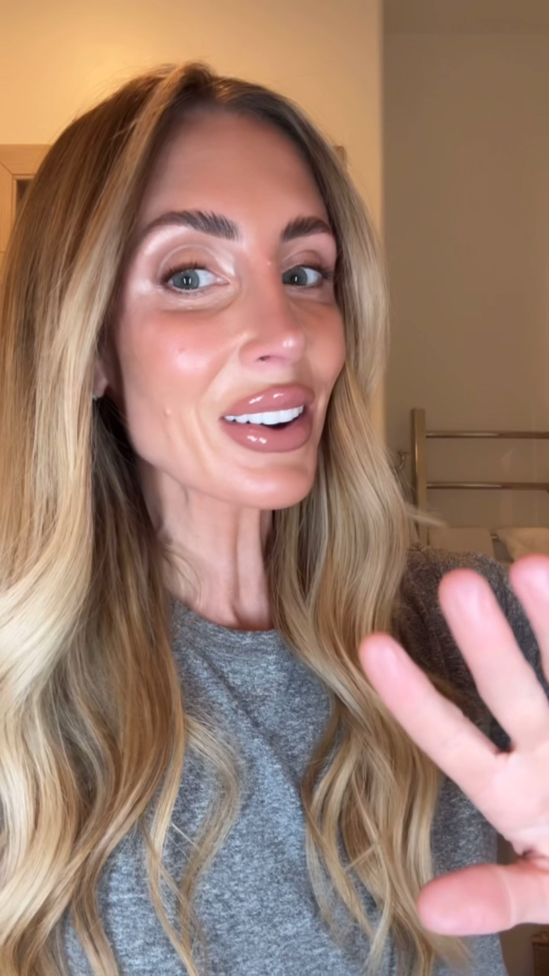 Em’s 10 minute holiday glam! 

Foundation 
- Flawless filter (4) 
- Hourglass 7 
Concealer 
- Sugar Biscuit 
Bronzer 
- 2 or 3 (3 used here) 
Blush 
- Just Peachy 
Eyeshadow 
- (22) 
- Palette listed
Lip liner 
- wherever walnut 
Lip gloss
- Fez

makeup routine, makeup sale, 10 minute makeup, sephora sale, skin tint, blush, bronzer, highlight, setting spray

#LTKBeauty #LTKHoliday