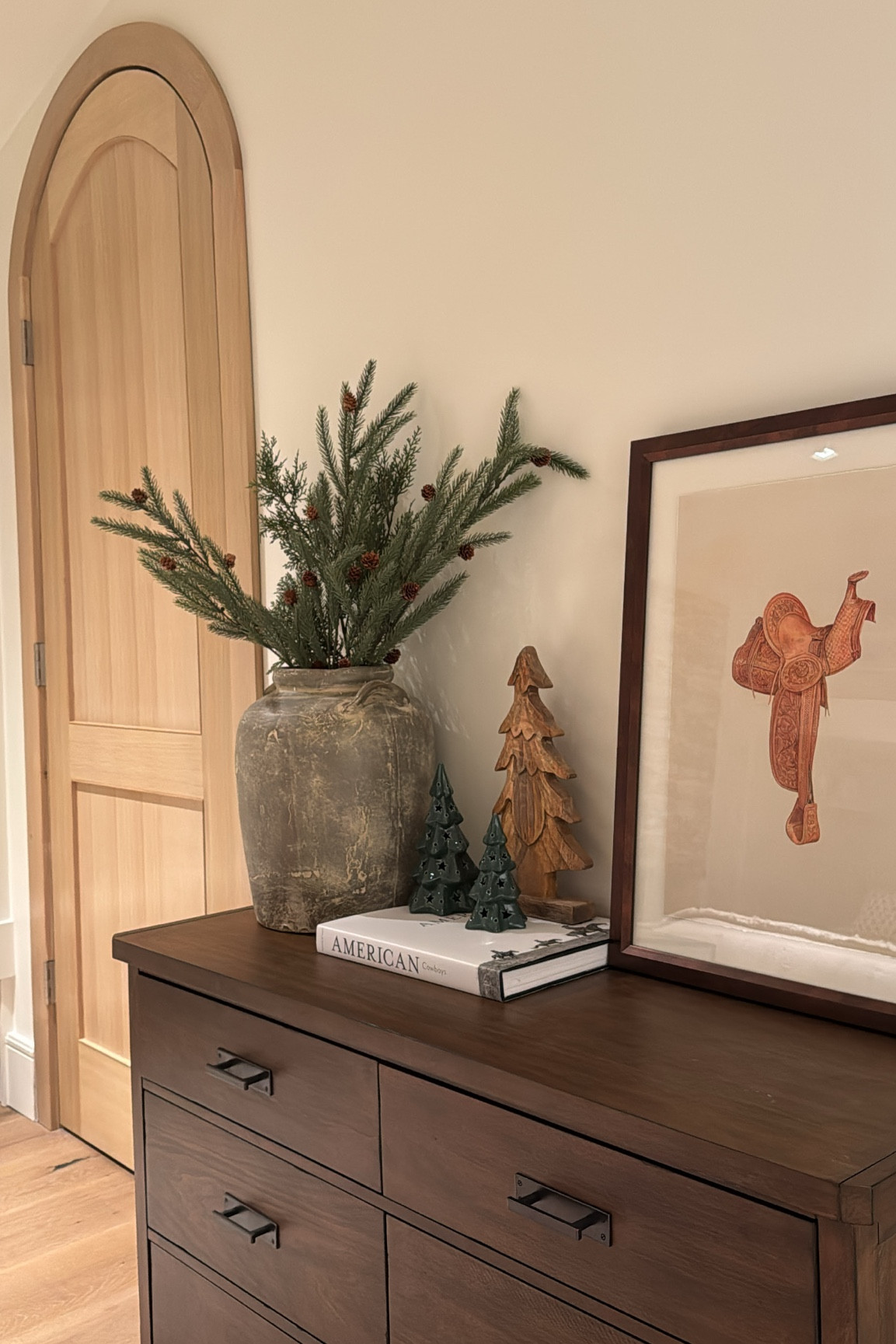 Cozy Christmas home decor finds
Country western decor 

@wayfair #wayfair #wayfairpartner #vintage #home #laurabeverlin 



#LTKHome #LTKHoliday #LTKSaleAlert