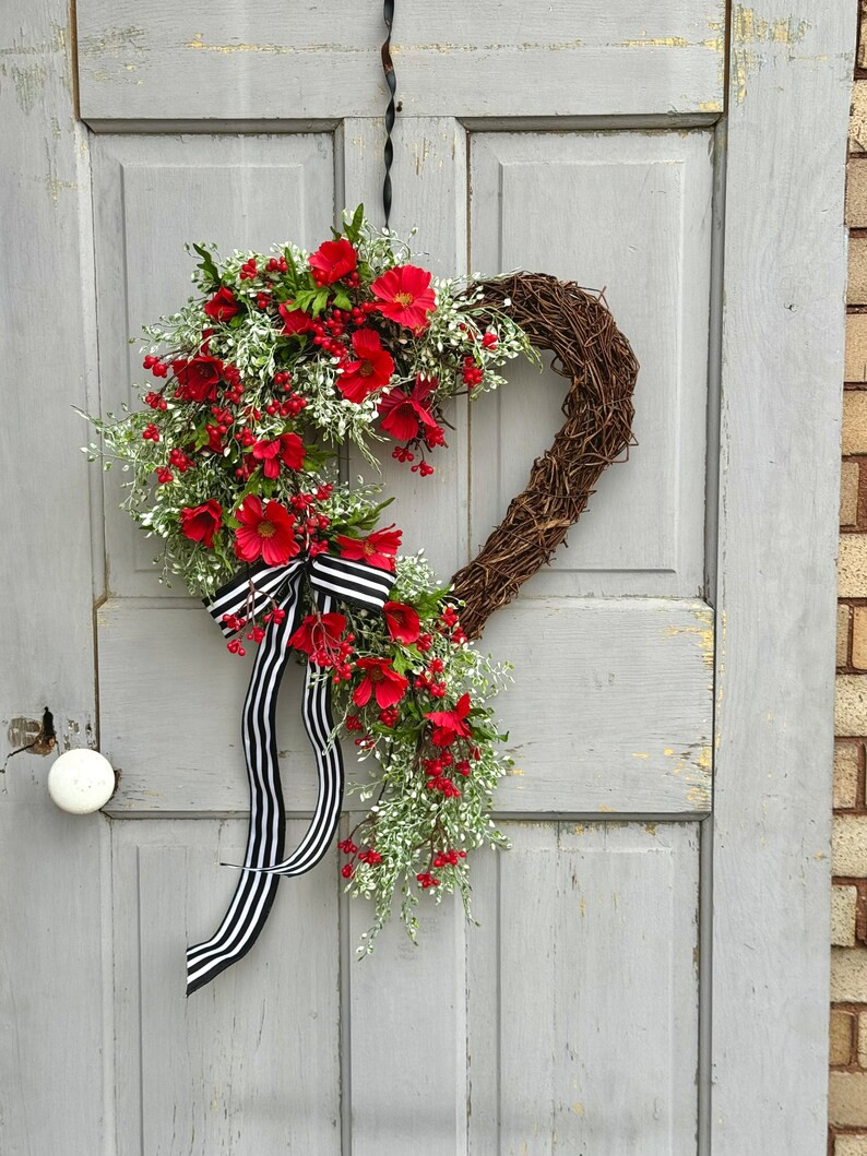 Valentines Day Wreath, Heart Wreath, Red Valentines Wreath, Romantic Bedroom Decor, Sweetheart Wr... | Etsy (US)