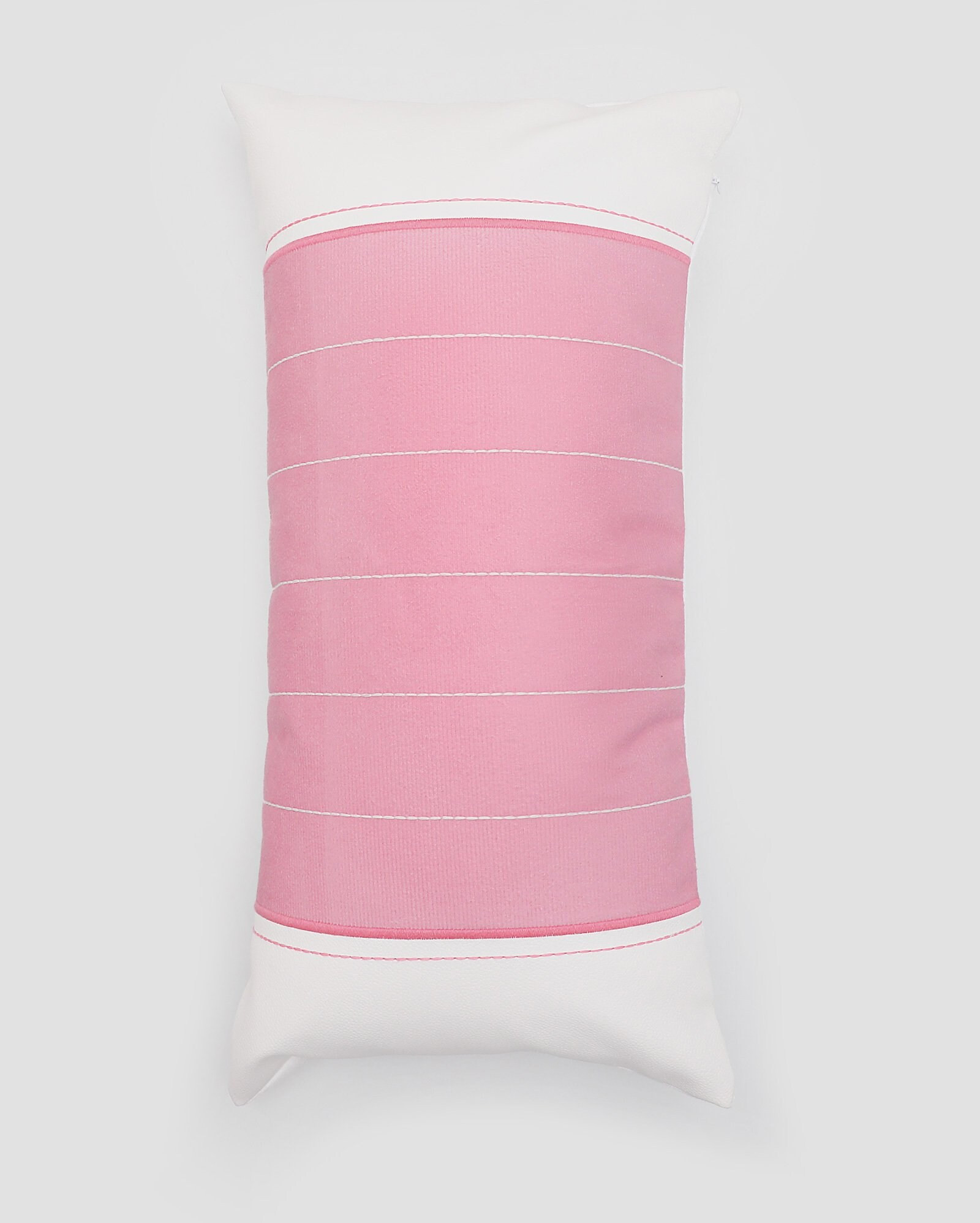 Almofada retangular Barbie The Movie 25x50 texturizada rosa | Casa Riachuelo | Riachuelo (BR)