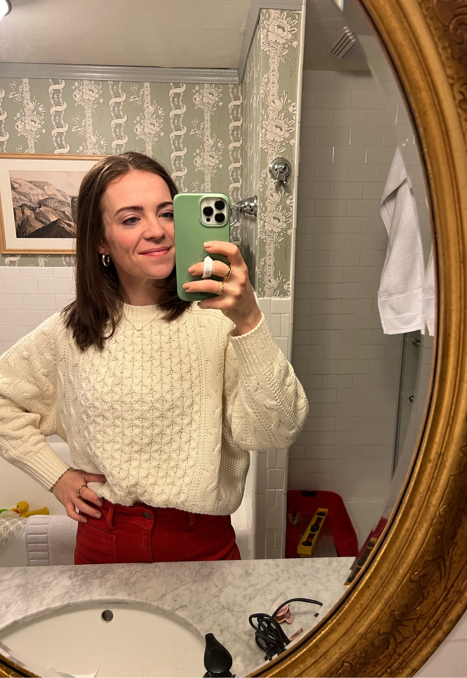 I am really picky about cheap sweaters and I don’t like the super fuzzy sweaty ones, so really enjoying this wool/cotton blend one! Also wearing these super lightweight, nicer quality, metal earrings that I wear ALL the time, they make me feel a little more polished!

Red jeans are from Just Black Denim, my code SUZANNAH15 gets you 15% off!

#LTKFindsUnder50