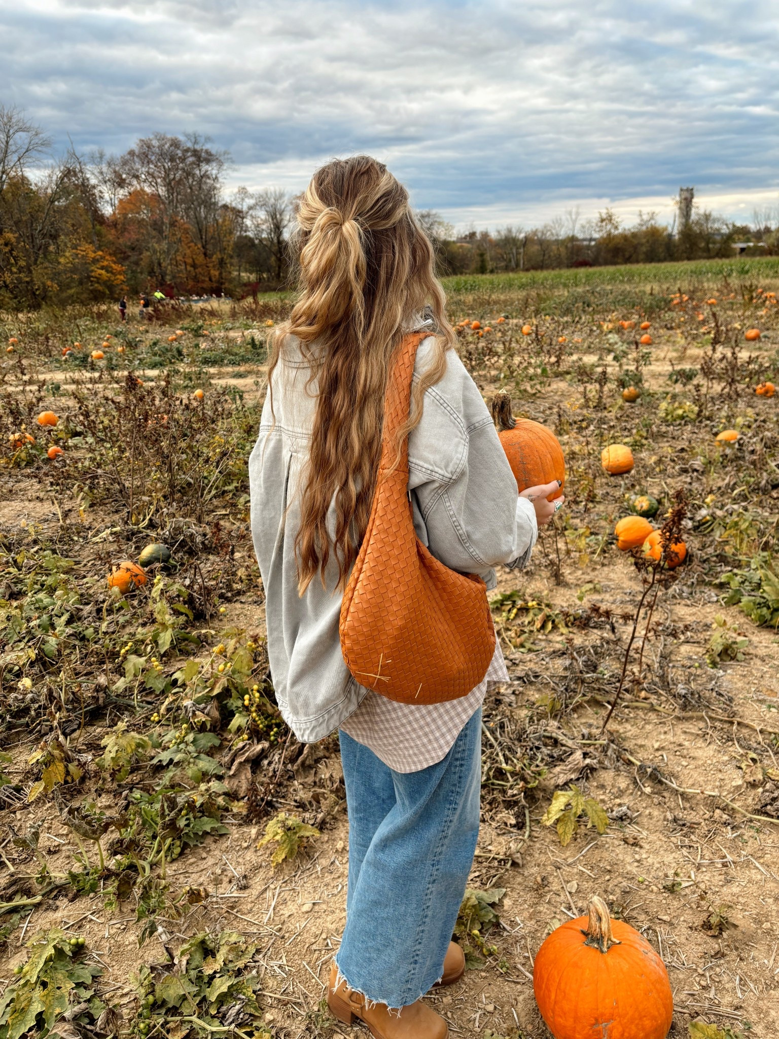 fall ootd🤎🫧🧸🍂🪽

#LTKHalloween #LTKHoliday #LTKSeasonal