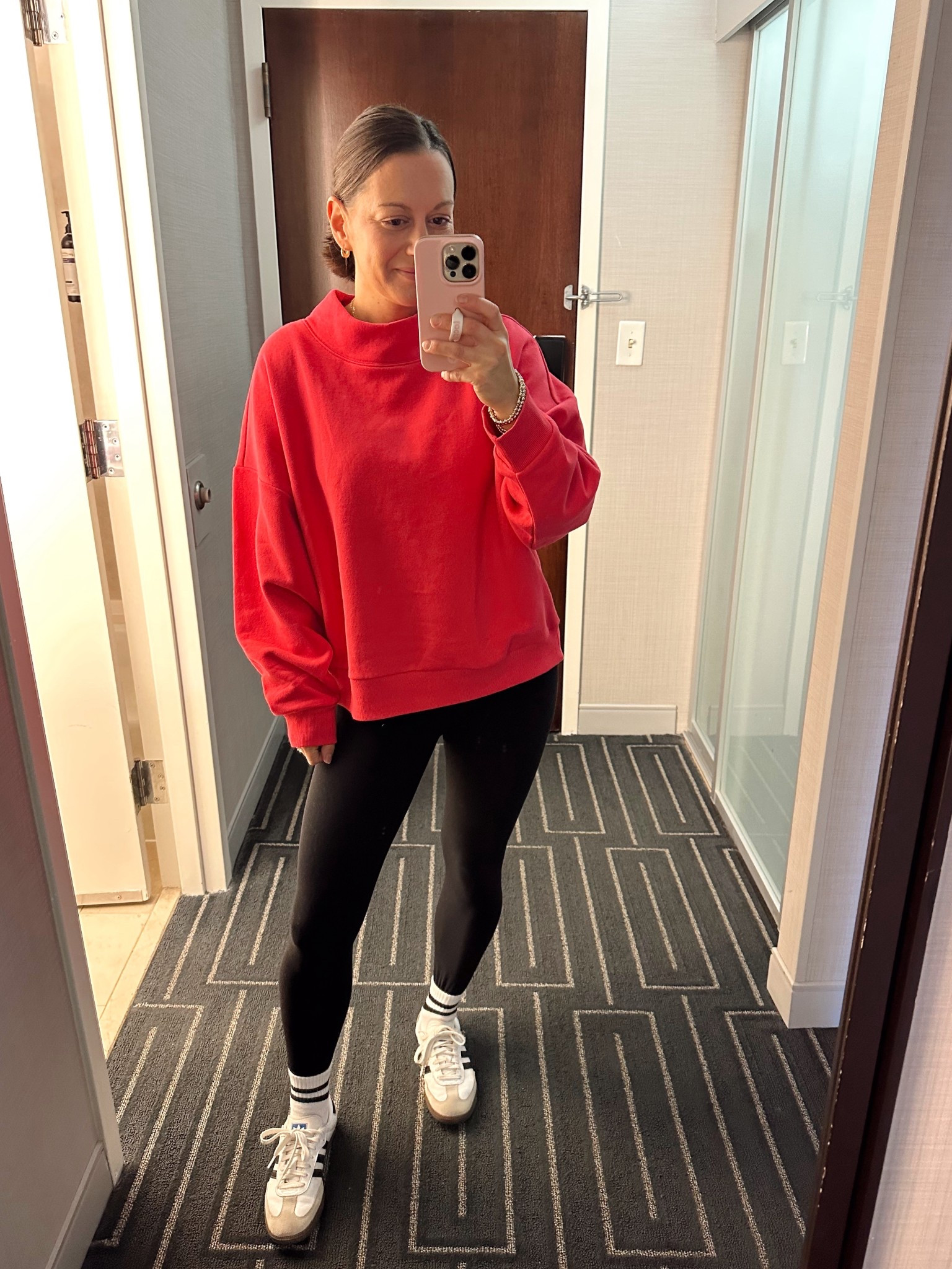 Winter outfit of the day!

Target sweatshirt runs true to size but I sized up to a medium. Leggings are from Amazon.




#LTKootd #LTKOver40 #LTKmomlife