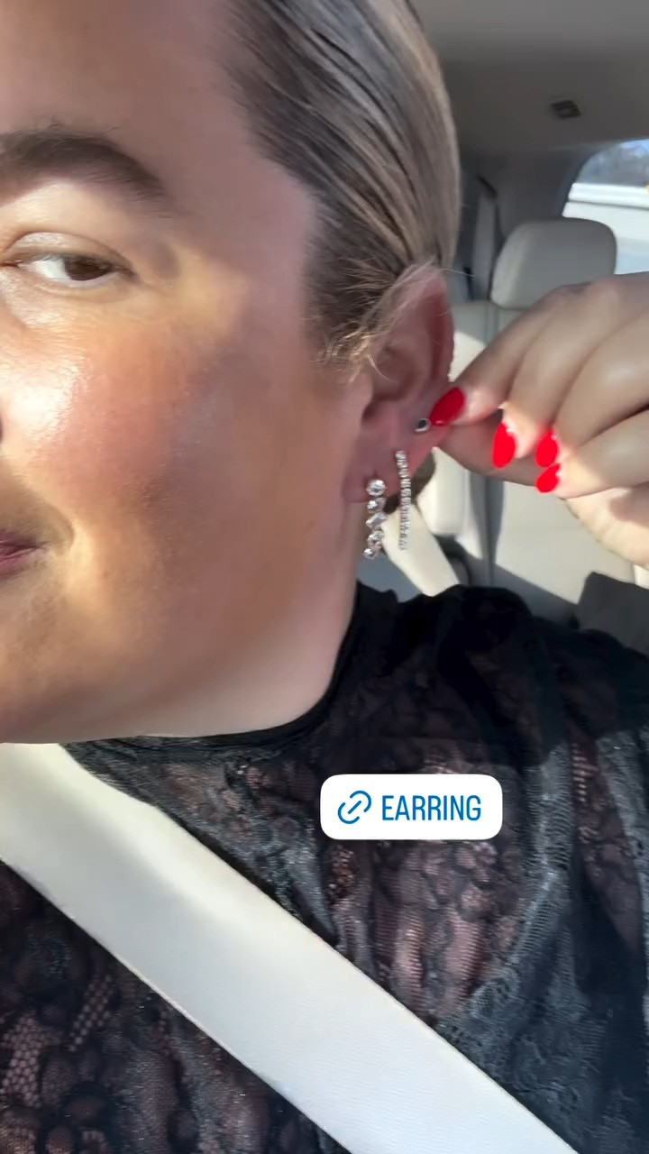 Cute diamond earrings!

#LTKStyleTip