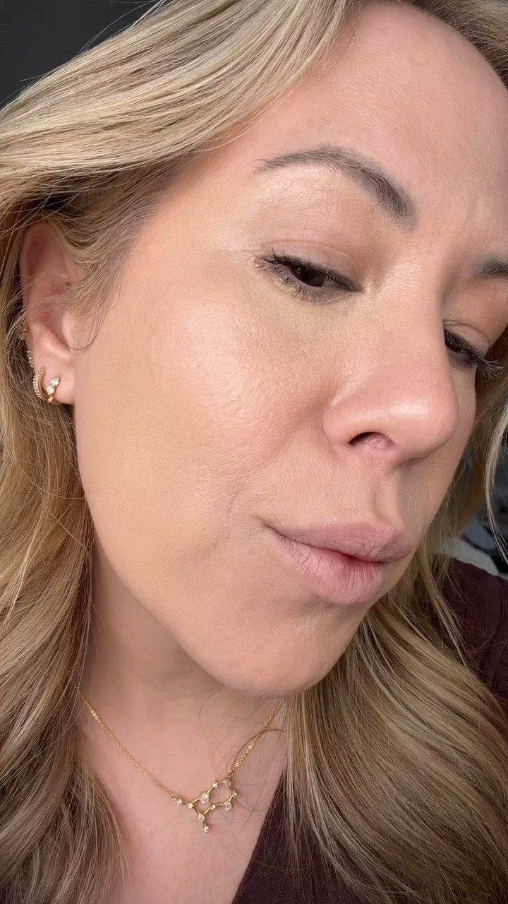 Look at that glow difference….obsessed with Tartes Glow Wardrobe💖✨🥰

#LTKBeauty #LTKgrwm