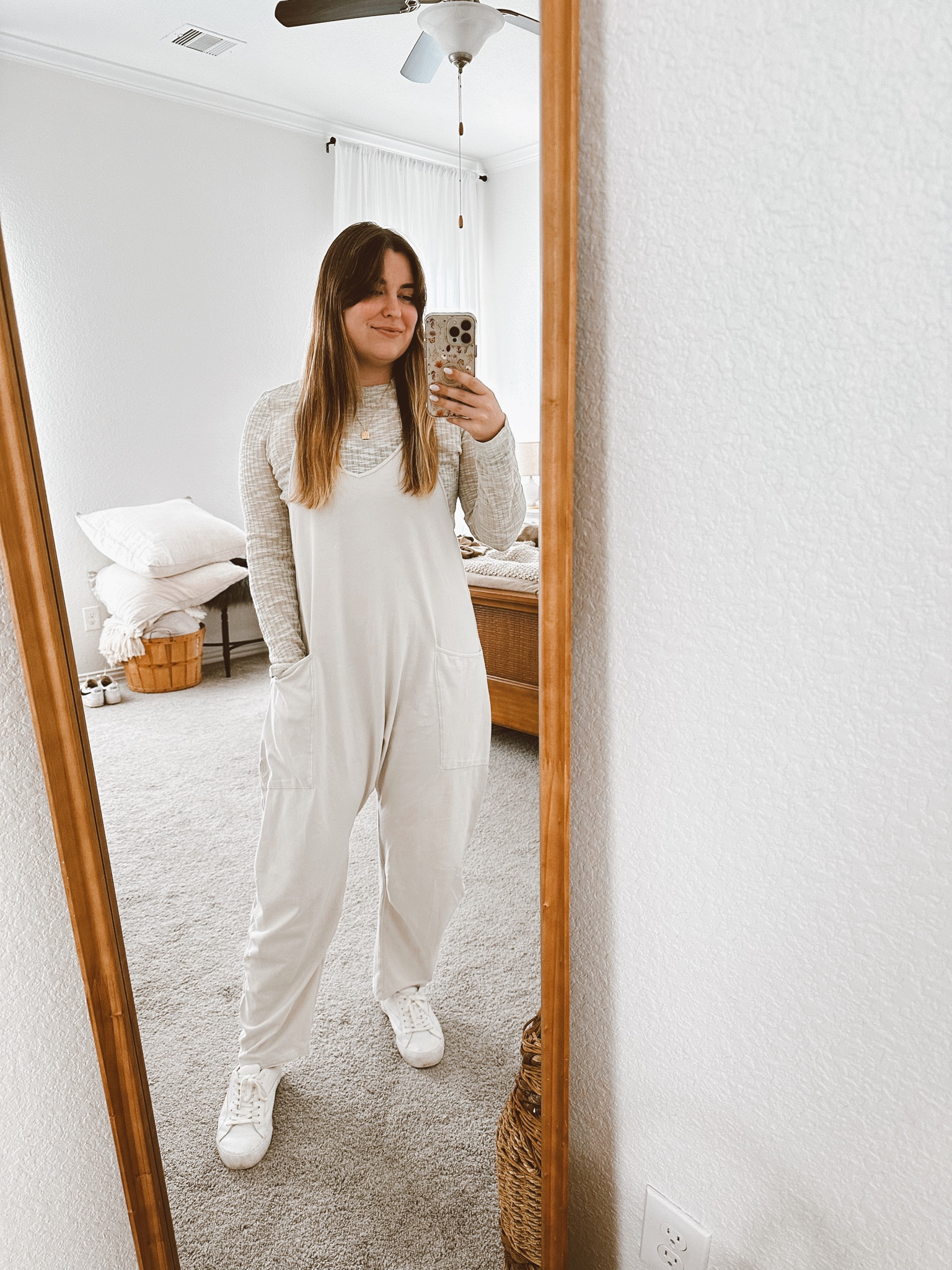 The goal is always comfort👏🏼 #momstyle #momfit #hotshotonesie #freepeople #overalls #jumpsuit

#LTKunder100 #LTKcurves #LTKstyletip