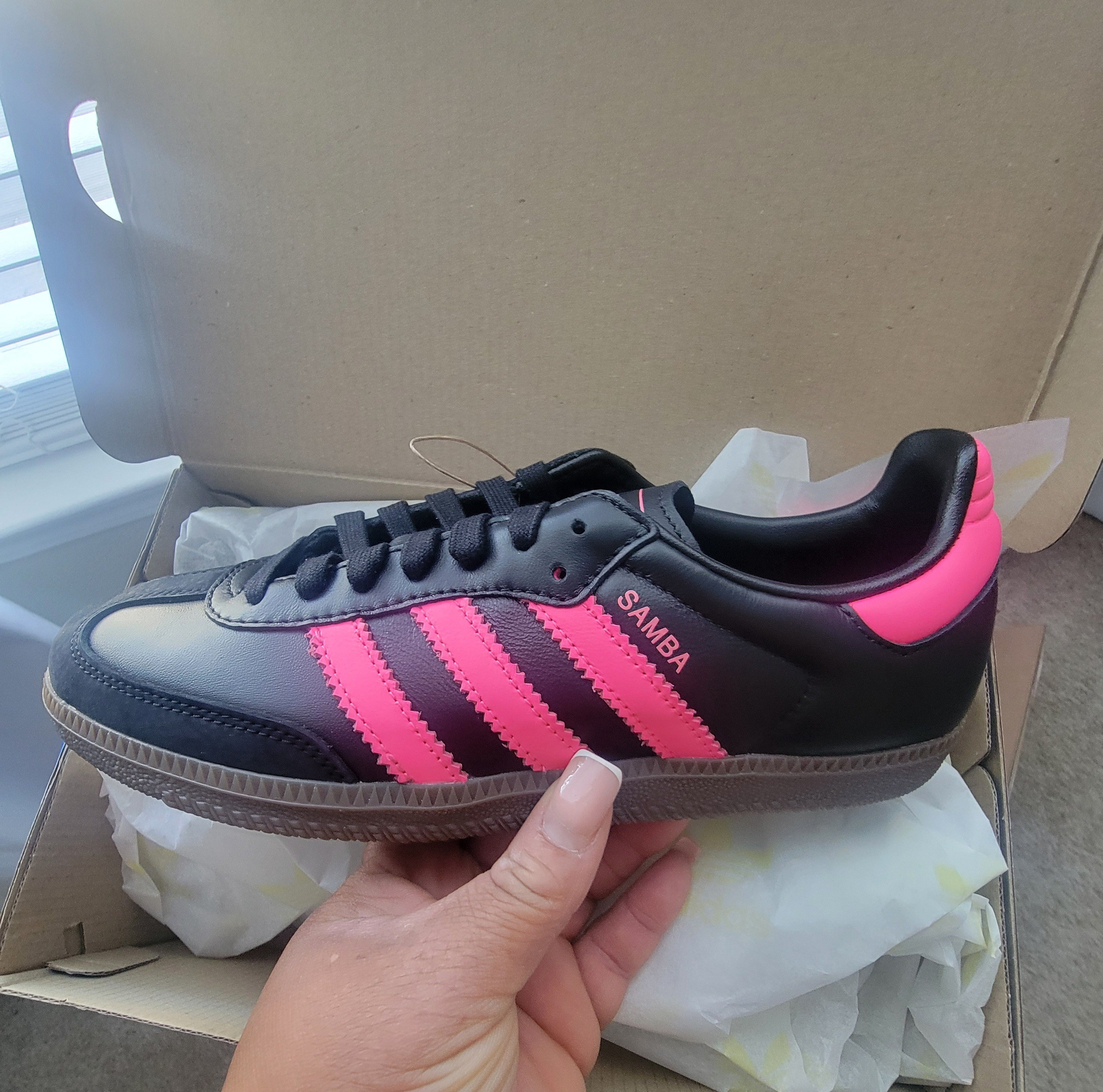 Black and pink samba 

#LTKShoeCrush #LTKFindsUnder100 #LTKSeasonal