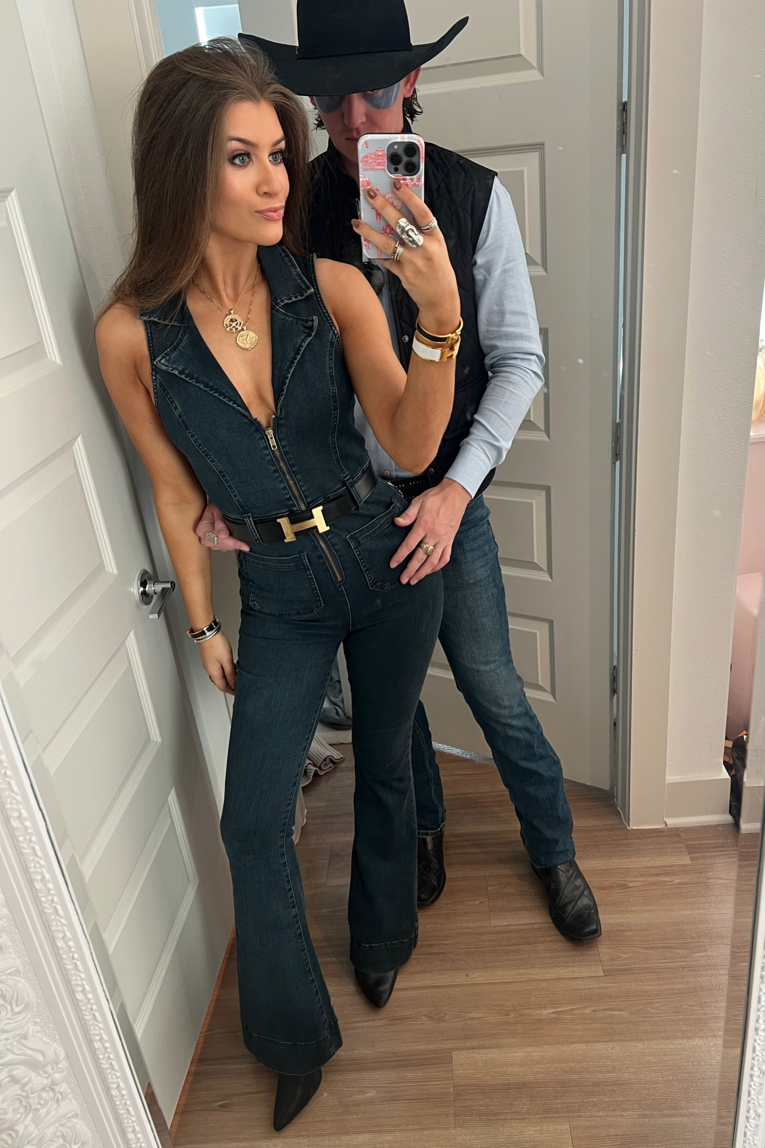 A favorite denim fit! Bought this jumpsuit 3 years ago… but they still make it! Linked a few other options too 🫶