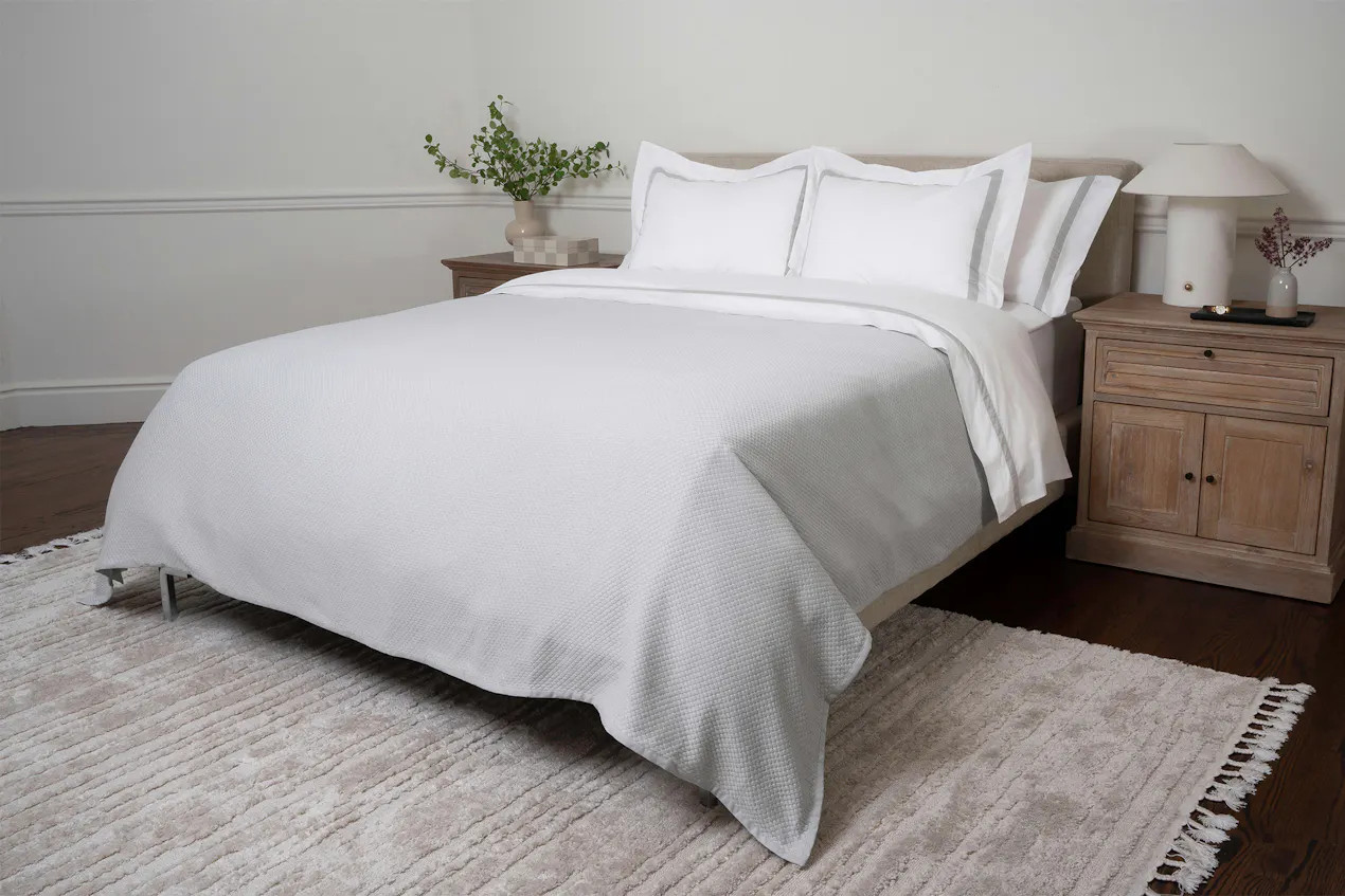 Diamond Knit Blanket | Saatva Mattress