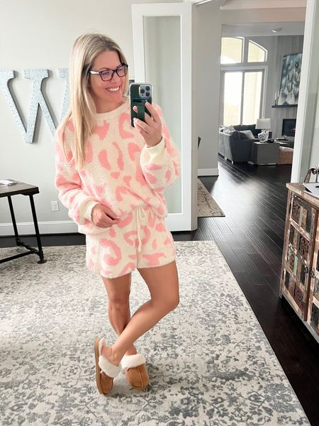 Cozy Loungewear 

Loungewear  fashion blog  fashion blogger  spring  spring outfit  what I wore  style guide  fit momming  cozy  comfy attire  fashion finds 

#LTKSeasonal #LTKStyleTip #LTKFindsUnder100