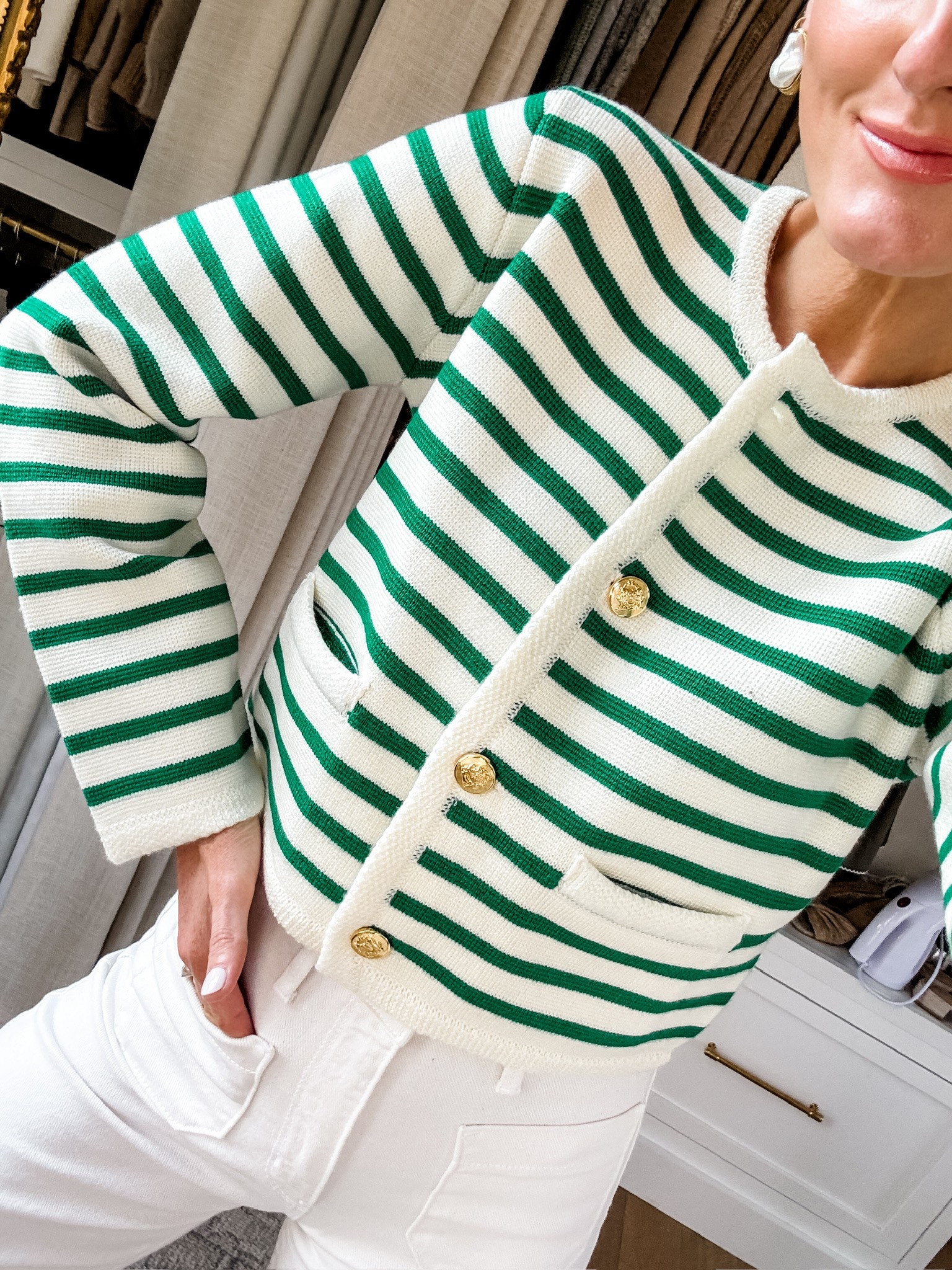 This cardigan is a perfect layer to bring for the Master’s if it’s a little cooler! Wearing XS/25!

Loverly Grey, Masters outfit ideas, cardigan, spring outfit, white jeans 

#LTKSeasonal #LTKStyleTip