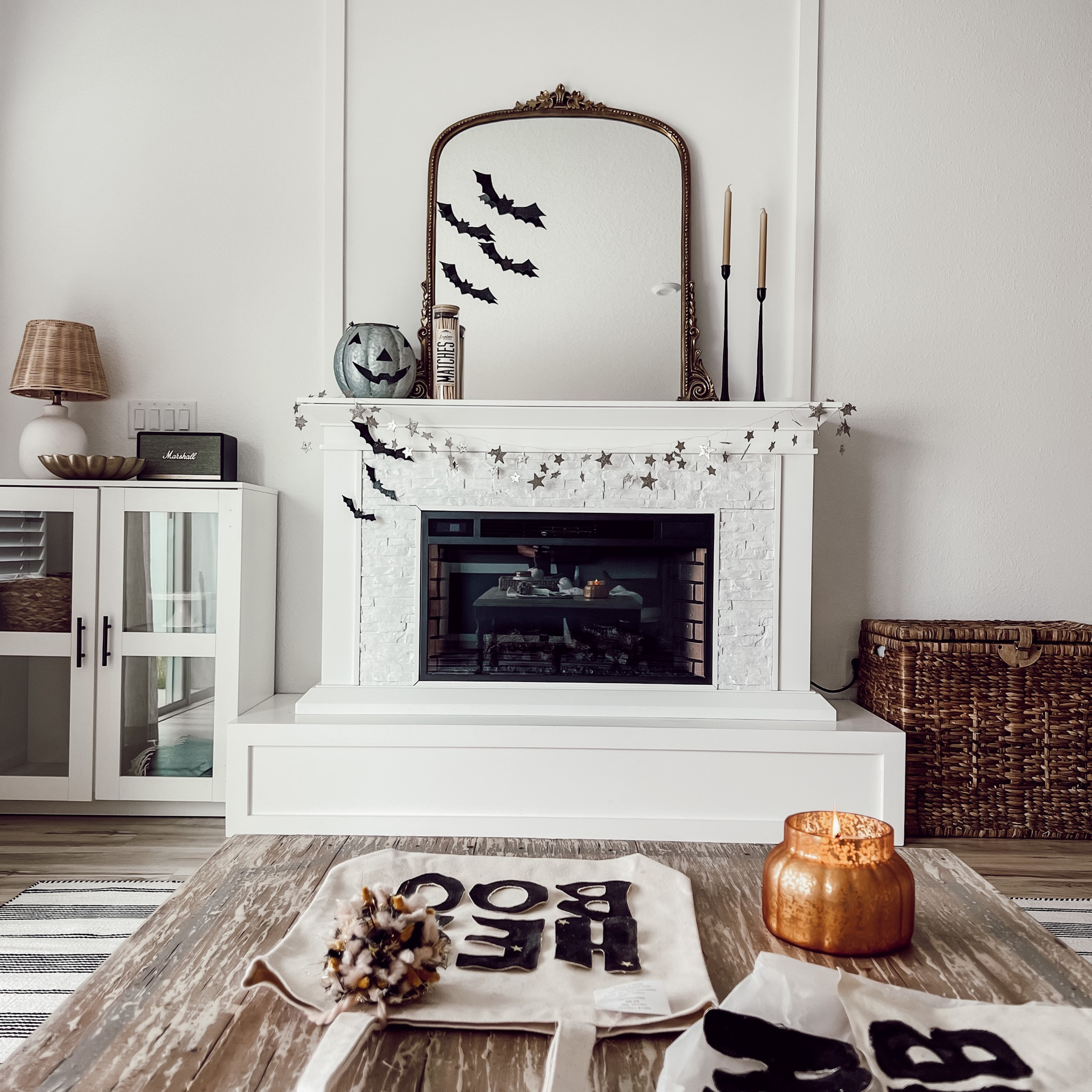 Fall Livingroom 🎃🍂 #simplystyled #halloween #halloweenhome

#LTKHalloween #LTKhome #LTKSeasonal